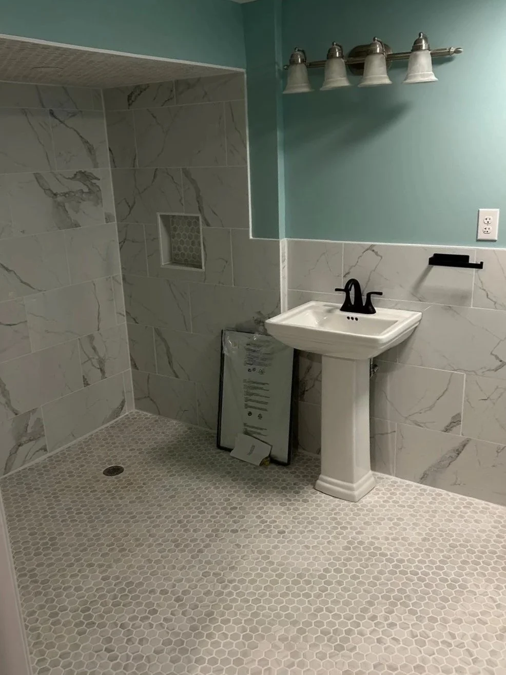 BATHROOM+7.jpg