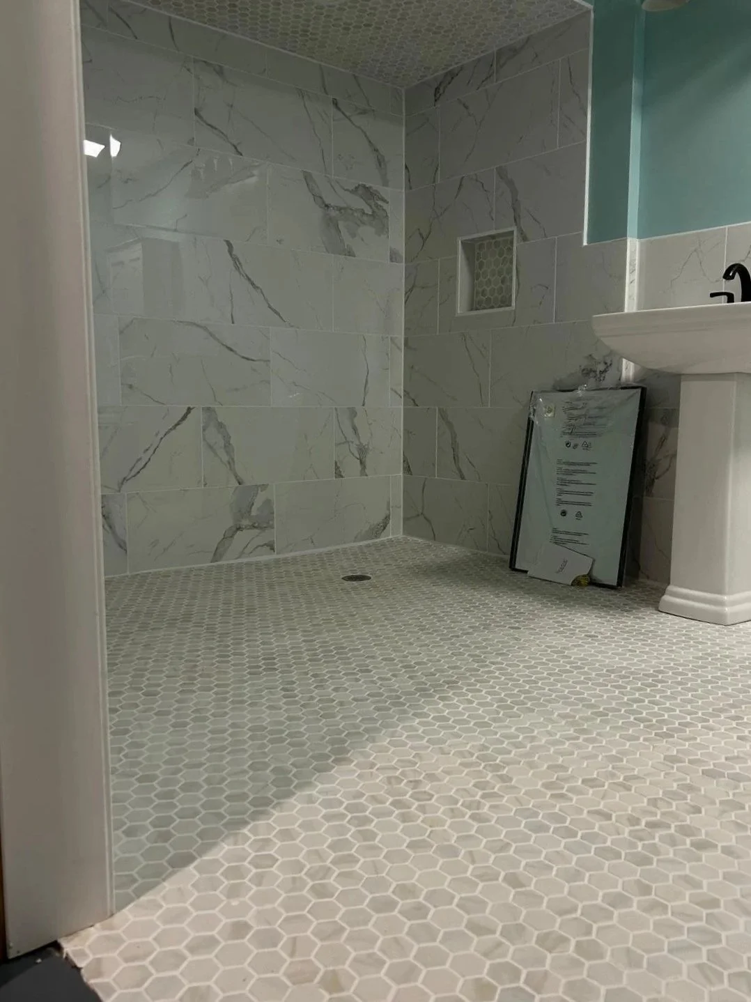 BATHTOOM+7.3.jpg