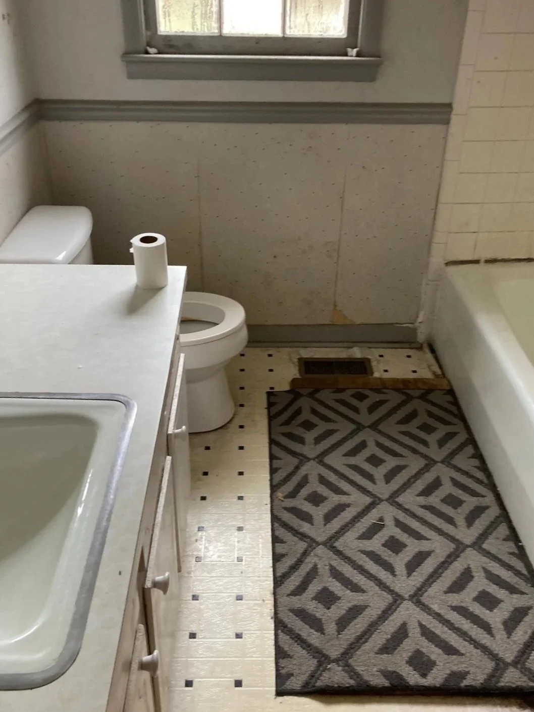 Bathroom+BEFORE+image.jpg