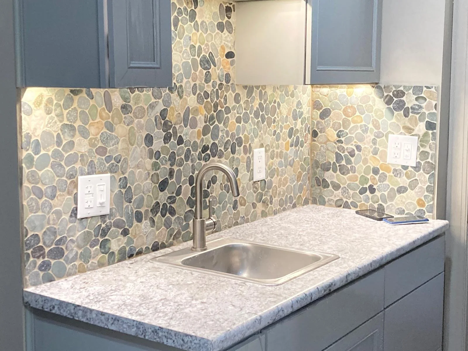 KITCHEN COUNTER BACKSPLASH CAB.jpeg
