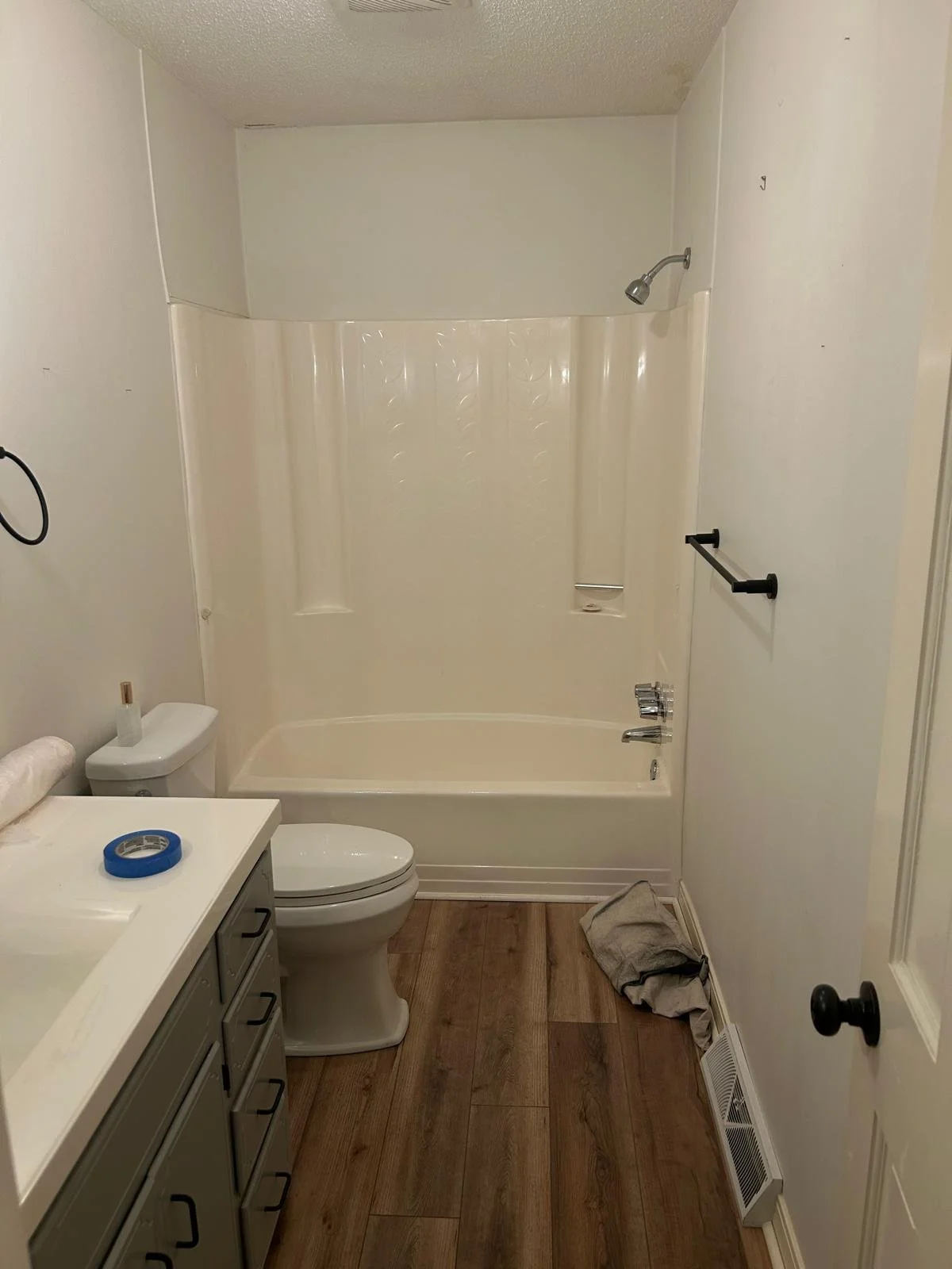 Bathroom 2 BEFORE.jpeg