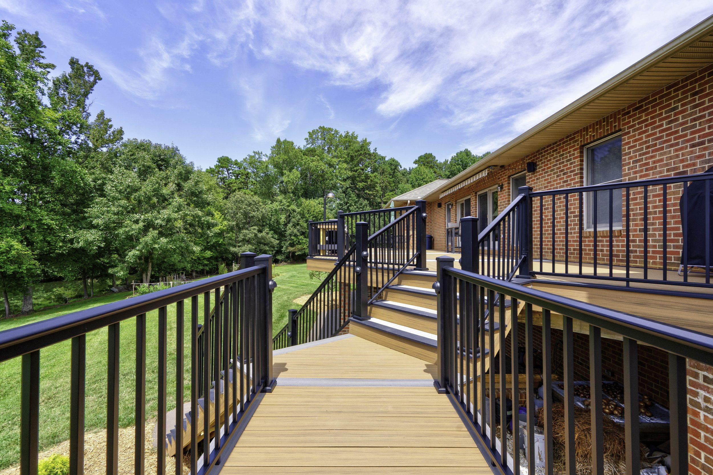 Exterior-003.jpg