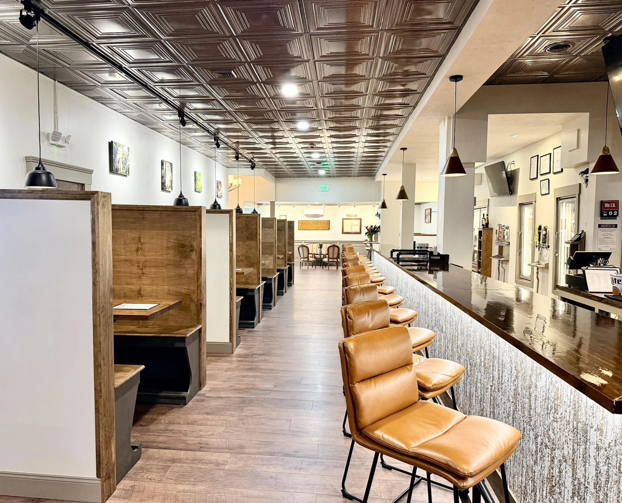 Tommy Johns Tavern Hanover PA Bar and Booths.jpg