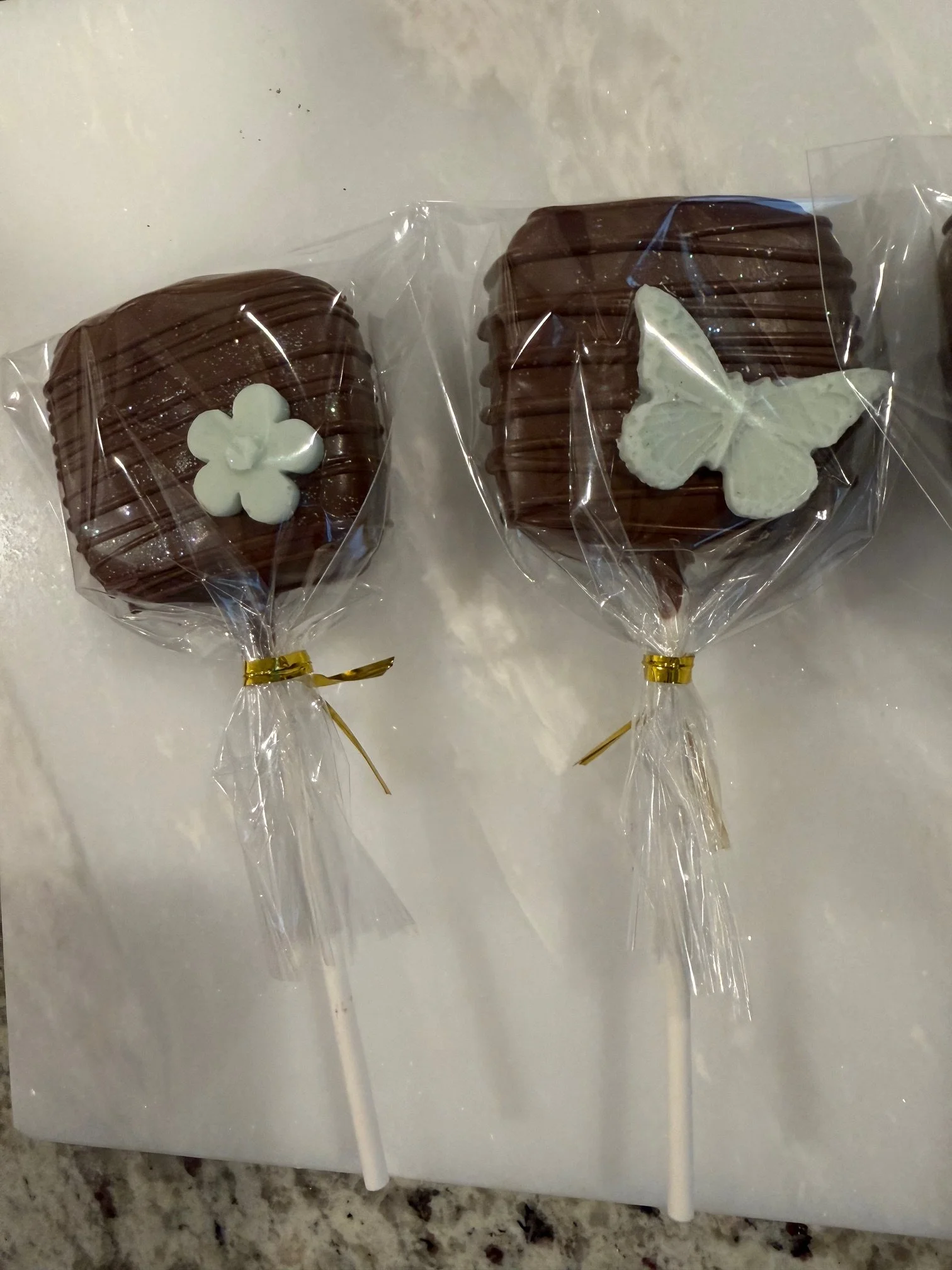 Custom Cake Pops