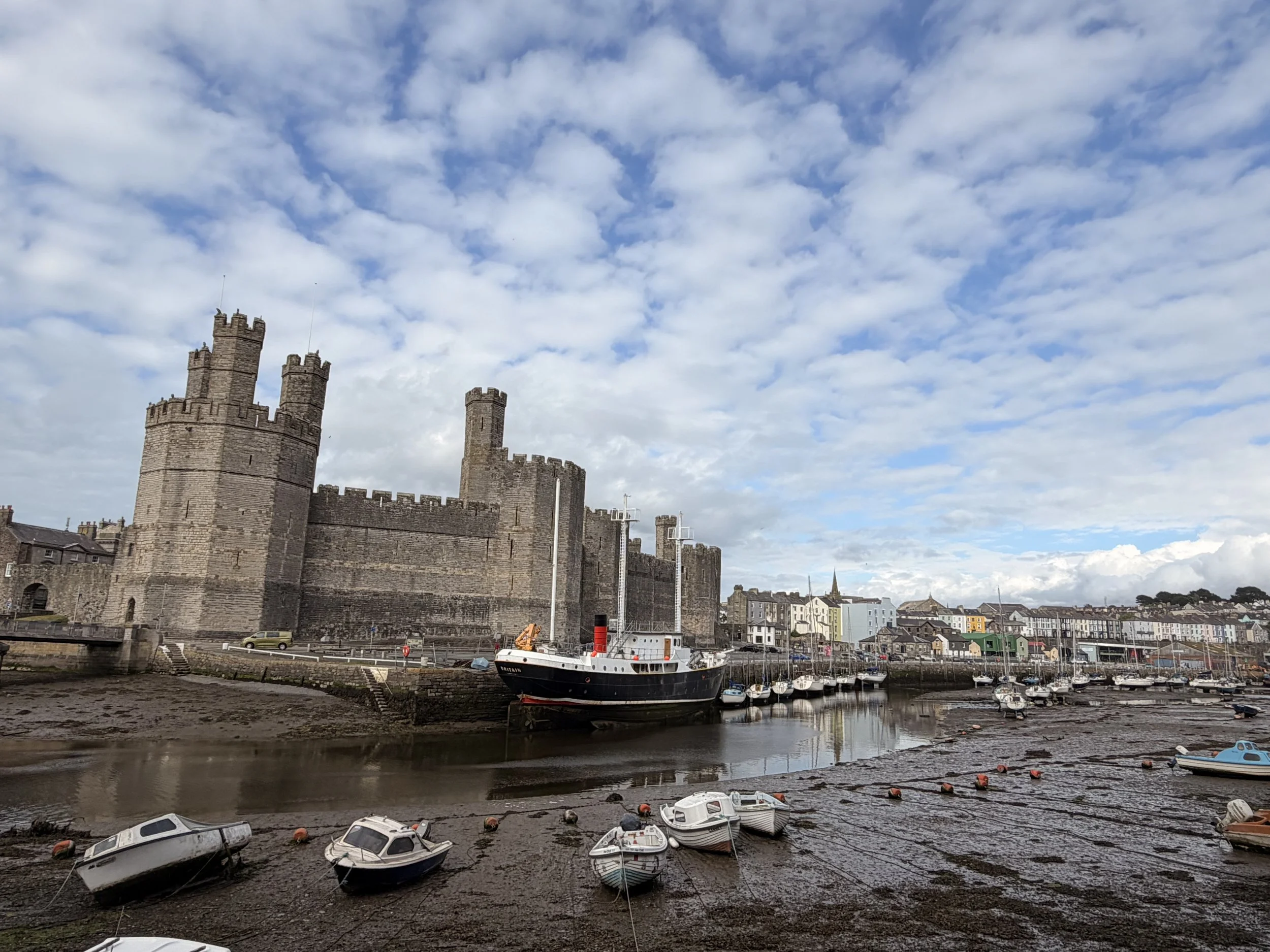 caernarfon-castle-town-harbour-boats.jpeg