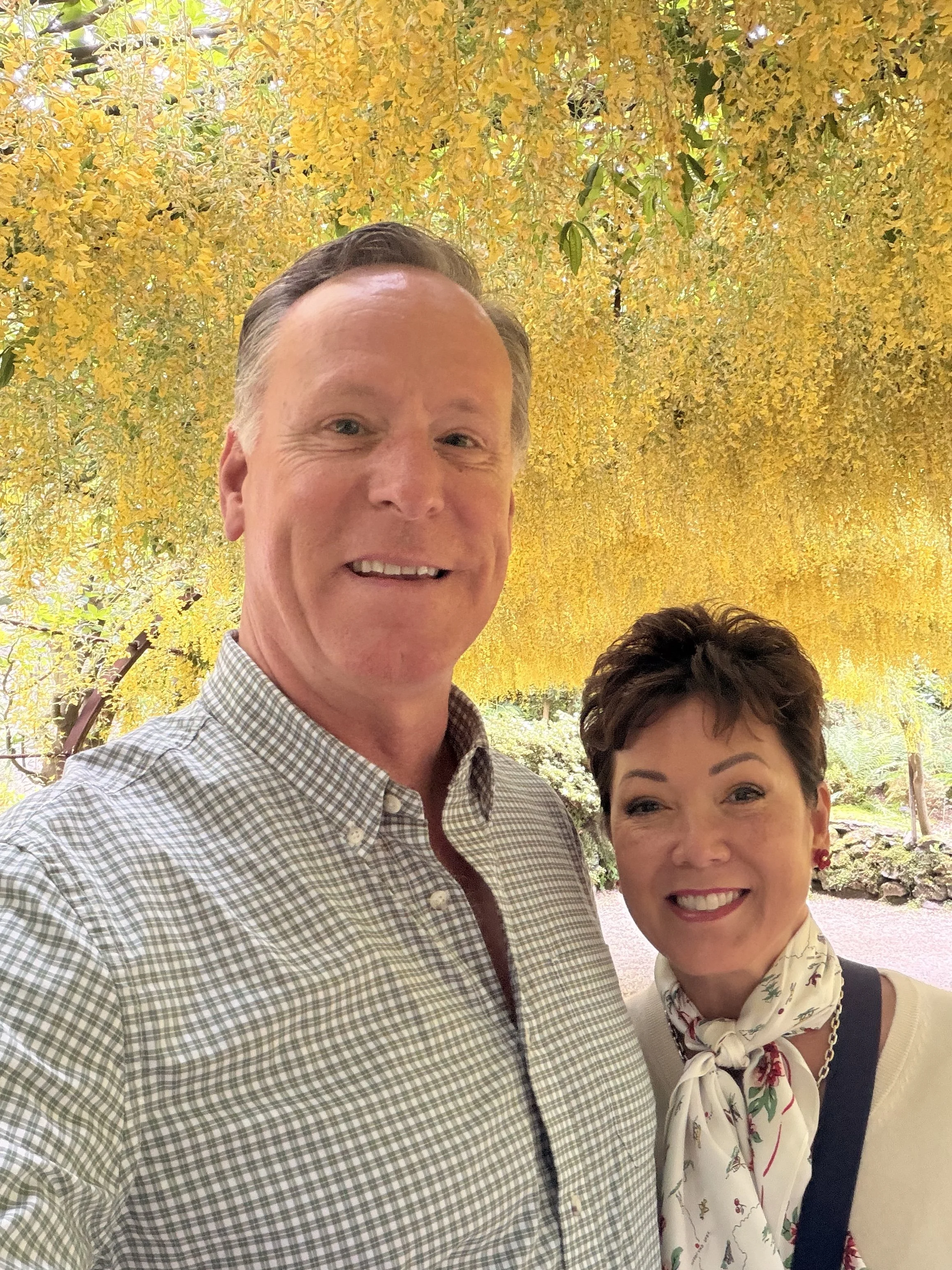 bodnant-garden-laburnum-arch-blooms-selfie.jpeg