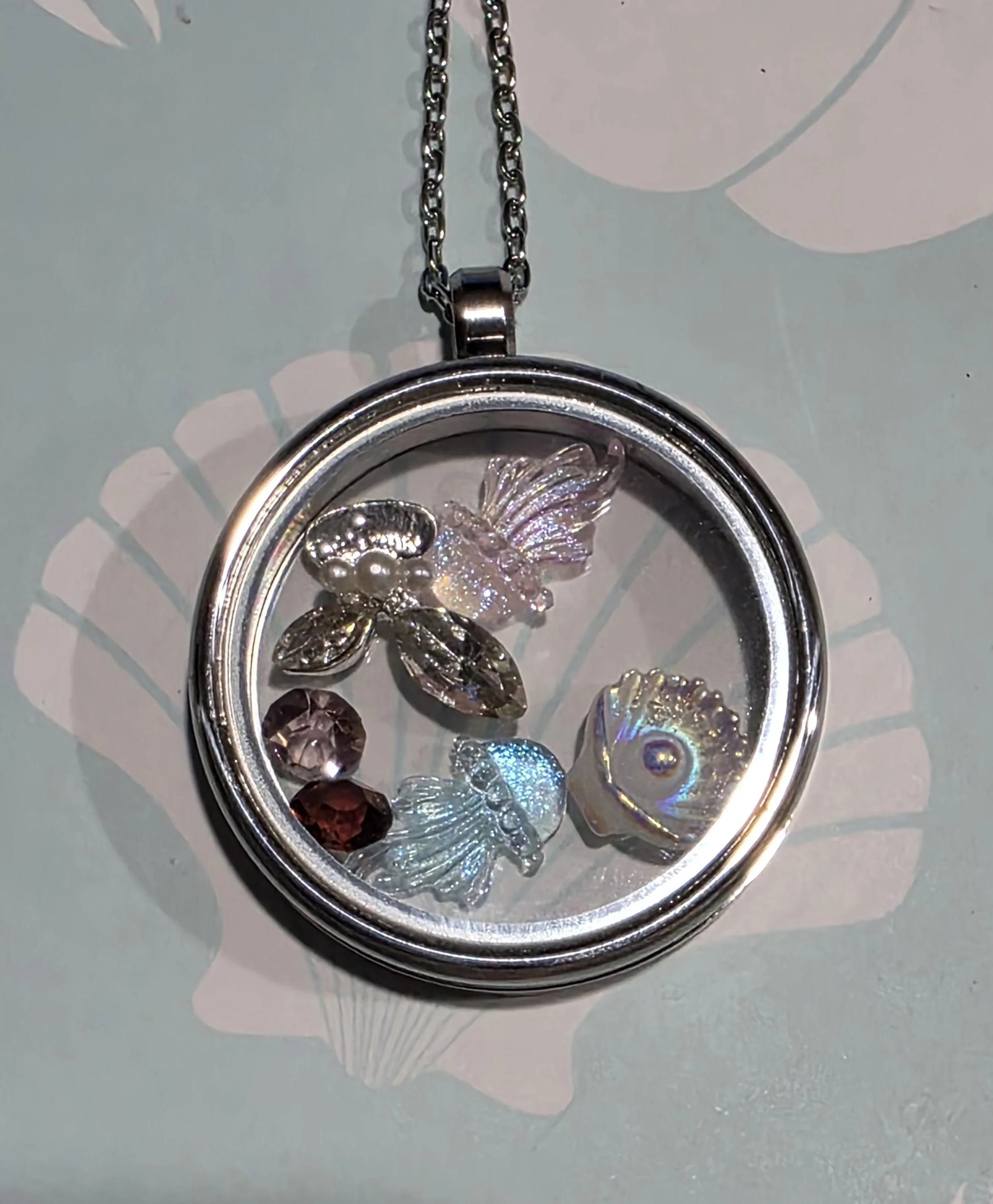 Locket Neckless.jpg