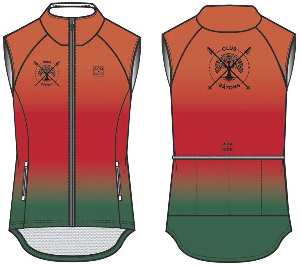 Maillot de course sans manches avec dégradé de couleurs orange, rouge et vert, logo d'un arbre avec des flèches et le texte « Club Bâtons » sur la poitrine et le dos, logo « Apogée » sur le devant et le dos.