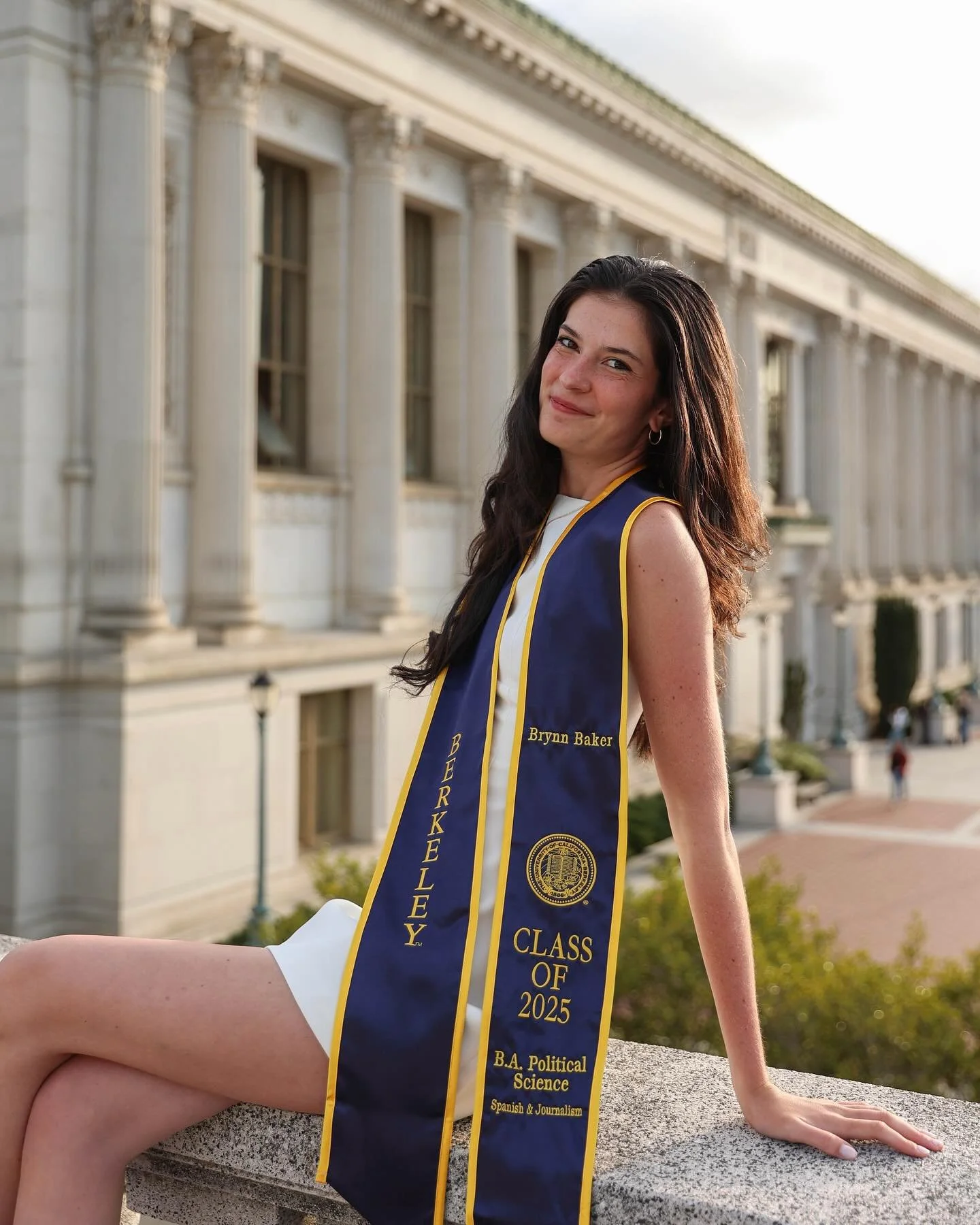 Fall 2025 grads, my bookings are now open for the rest of this year! This is my first season shooting as an alumni and I can&rsquo;t wait to get back on campus! Message me for rates &amp; inquiries📨
