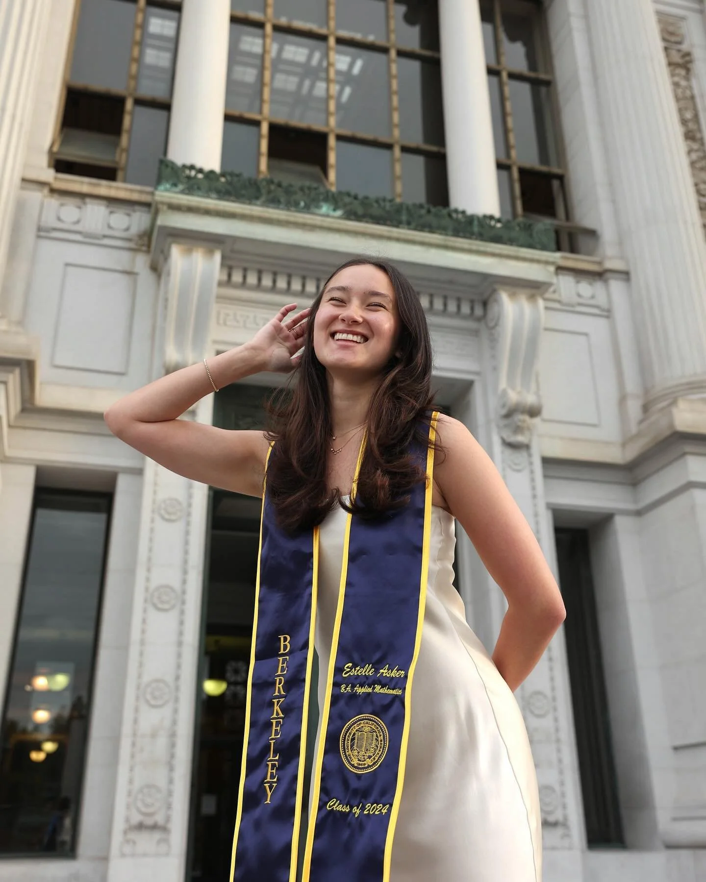 happy graduation to the class of 2024! i&rsquo;ve had so much fun meeting you all and taking your grad photos🩷 

i will be in berkeley and sf throughout the summer for any last minute shoots! dm to book!