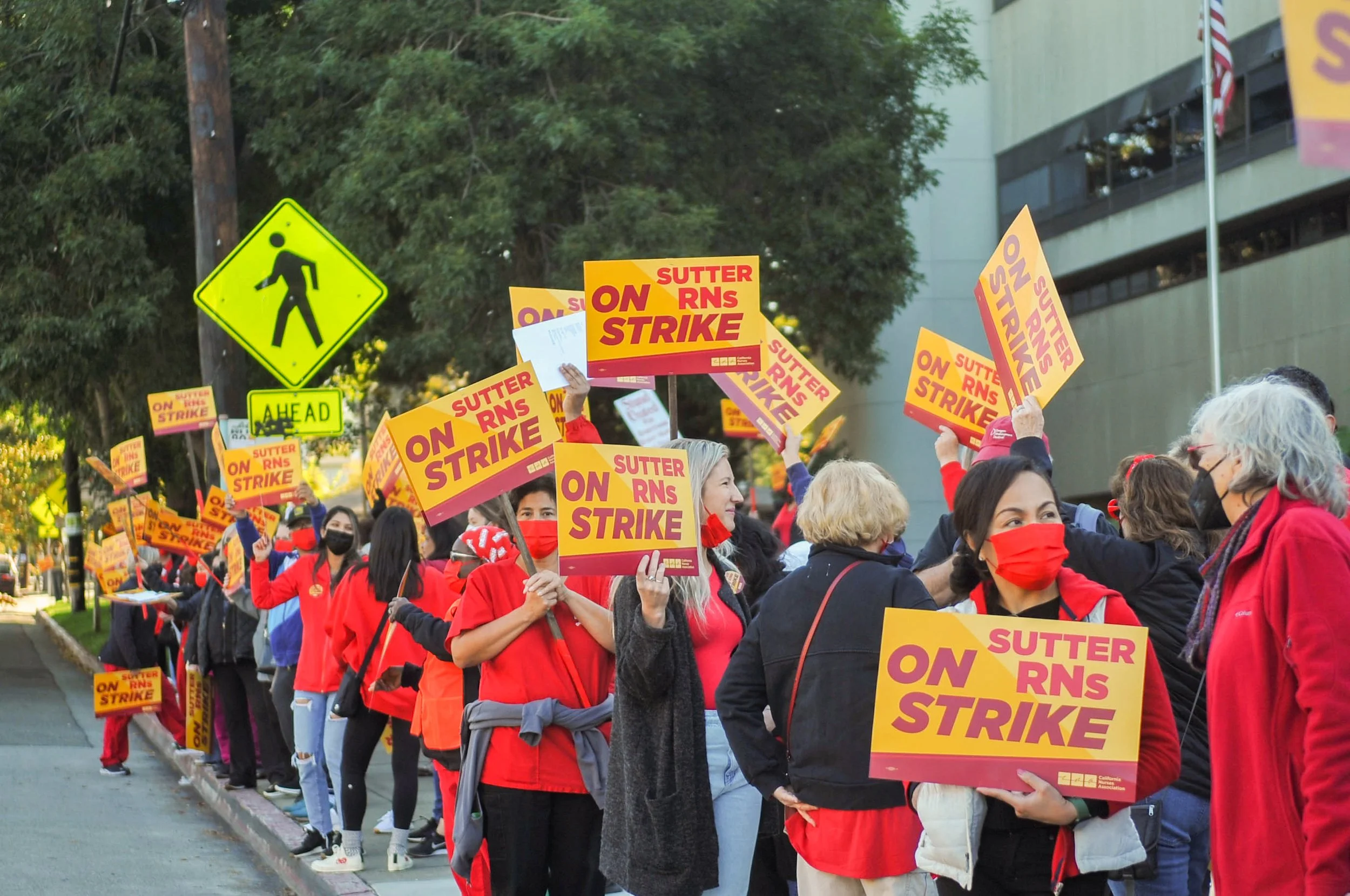 Alta Bates Summit Medical Center nurses on strike