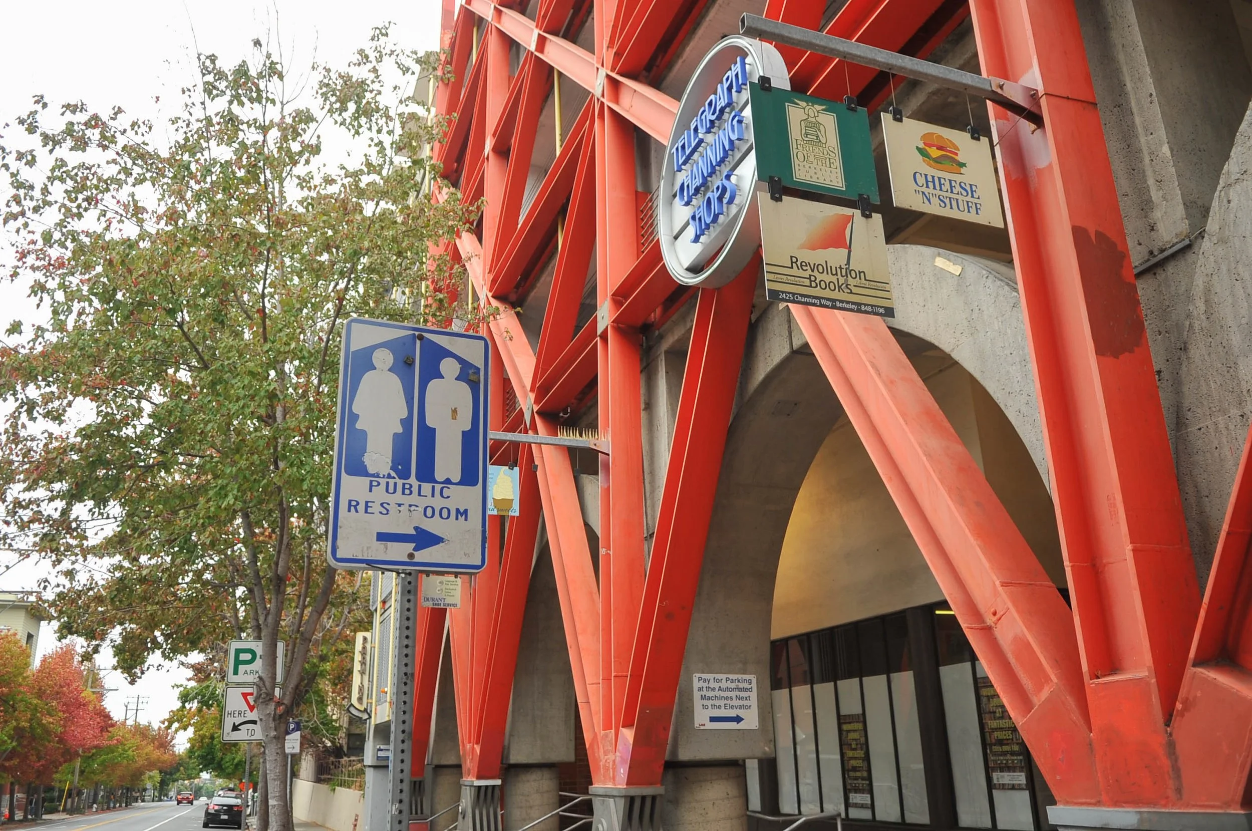 Study finds link between public restrooms and public defecation