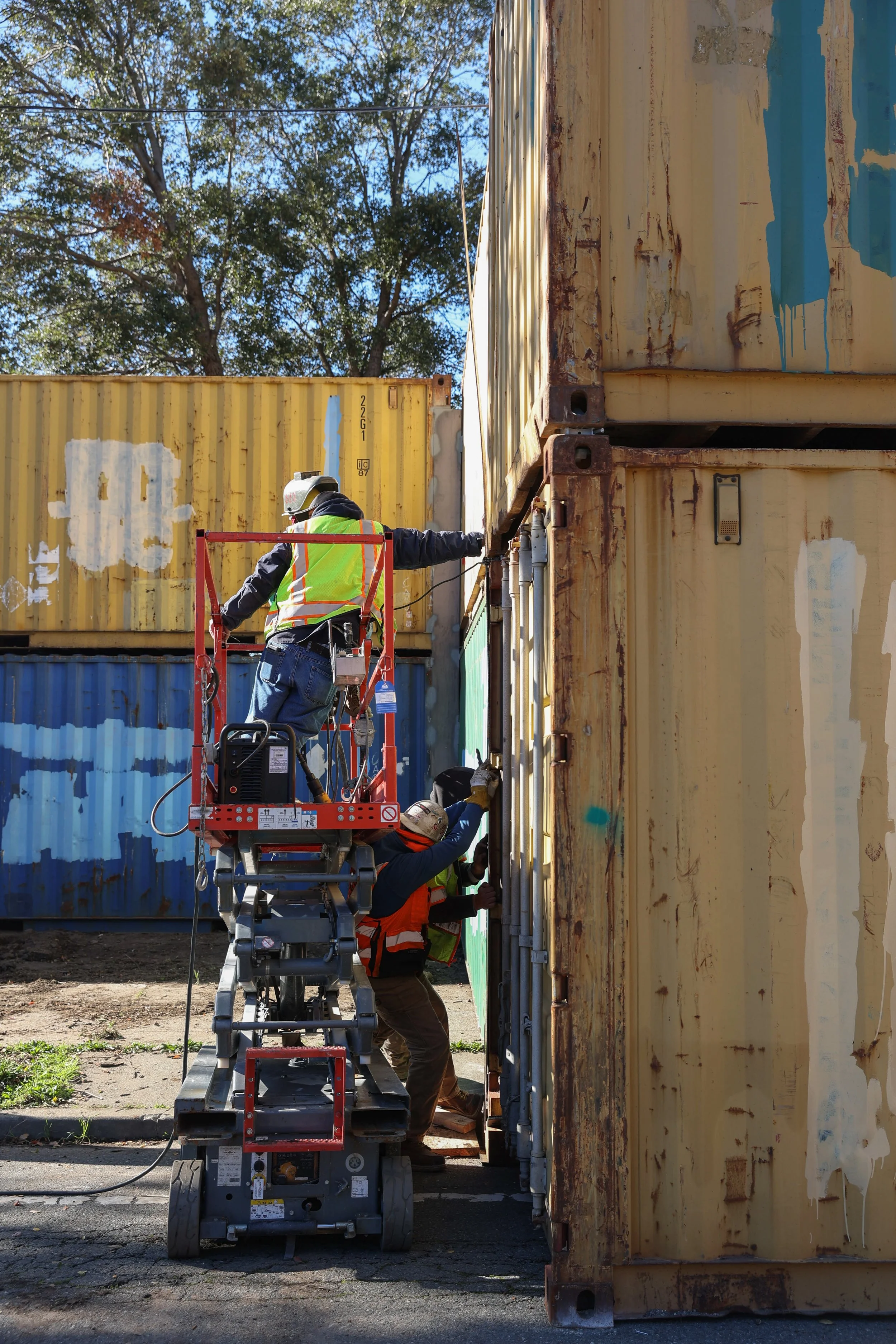 UC Berkeley fences off People's Park with shipping containers