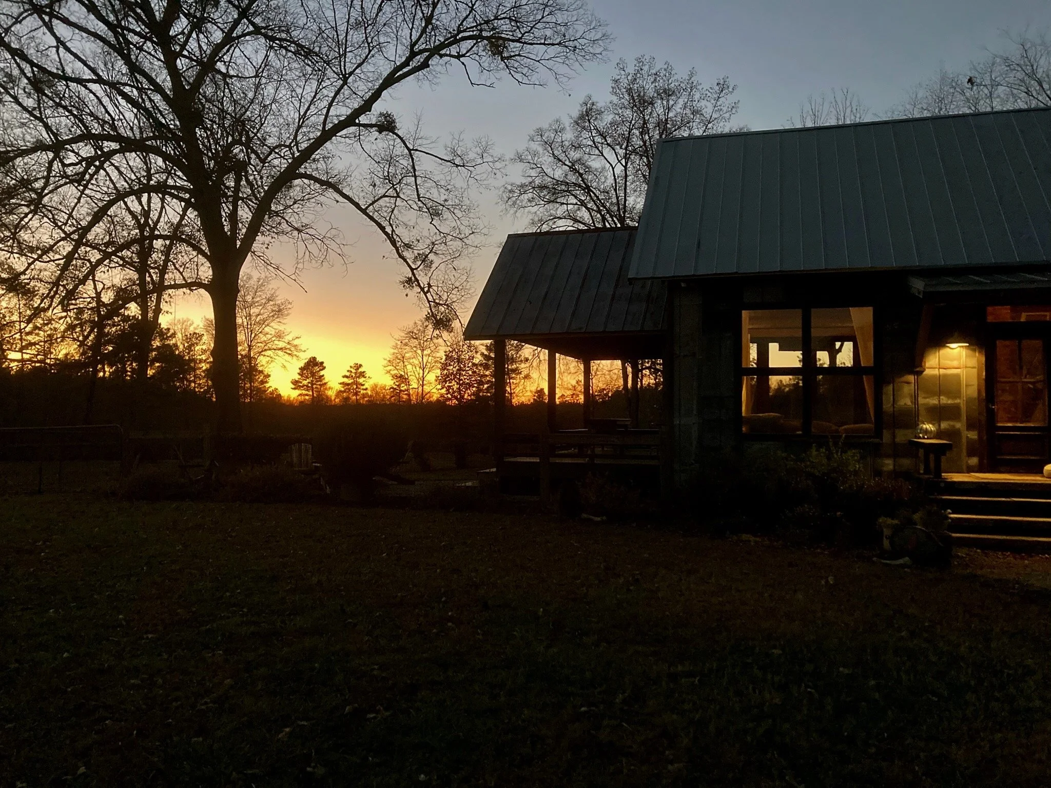 RuffwoodCountryClub_SchoolhouseCompound_SchoolhouseSunset01.jpeg