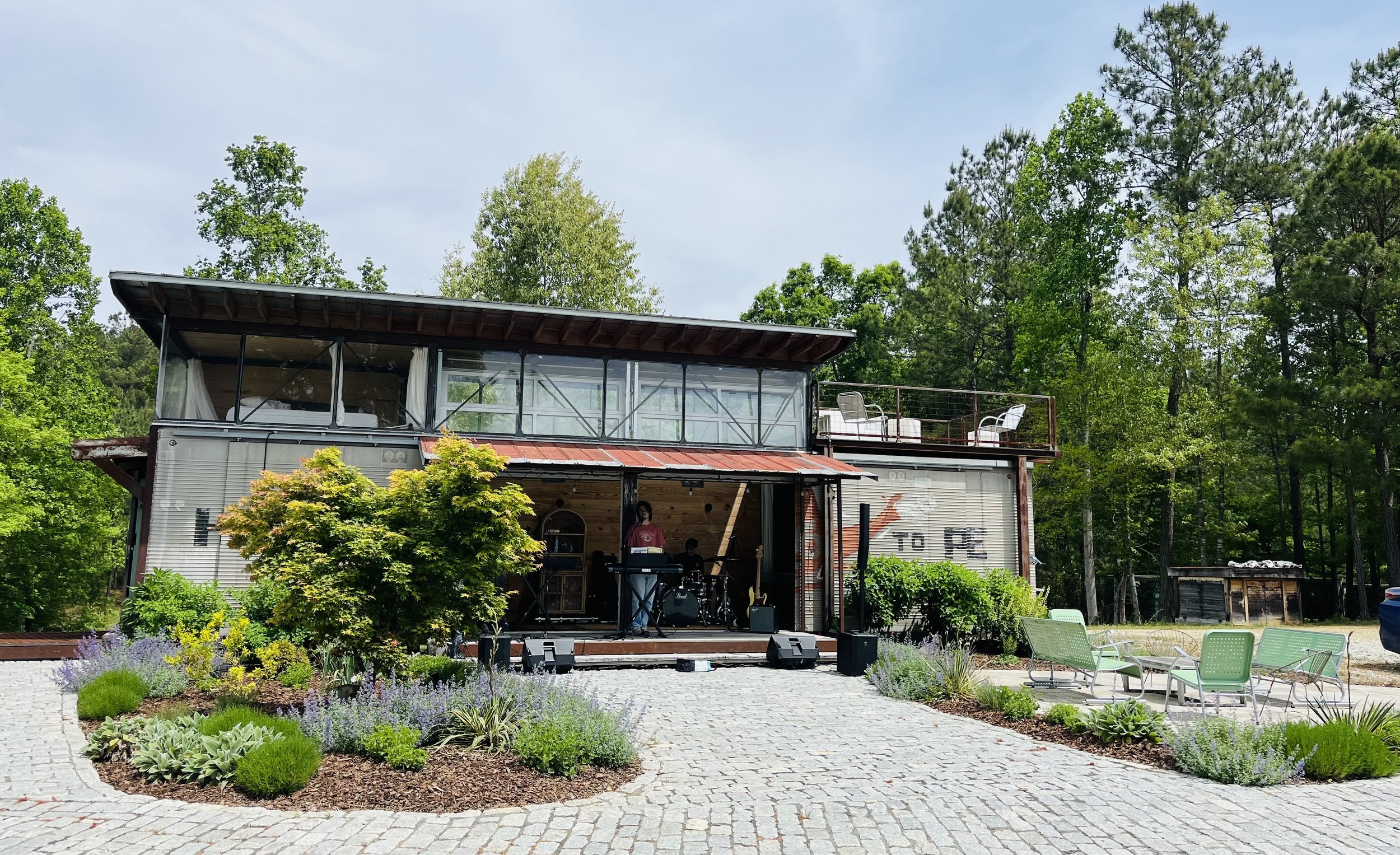 RuffwoodCountryClub_SchoolhouseCompound_HumpinToPleaseBandstand.jpg