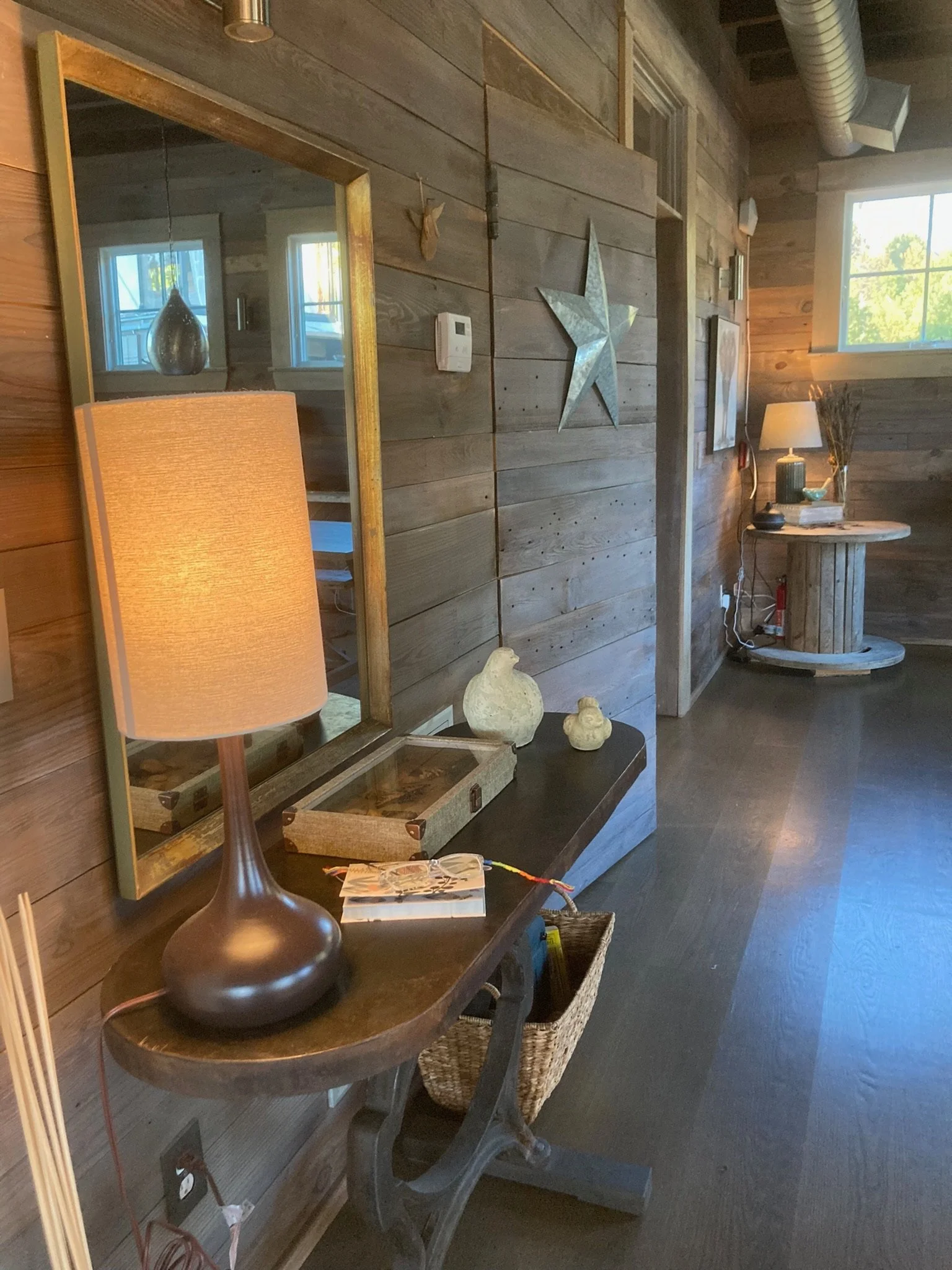 RuffwoodCountryClub_SchoolhouseCompound_SchoolhouseIndoorLivingSpace01.jpeg