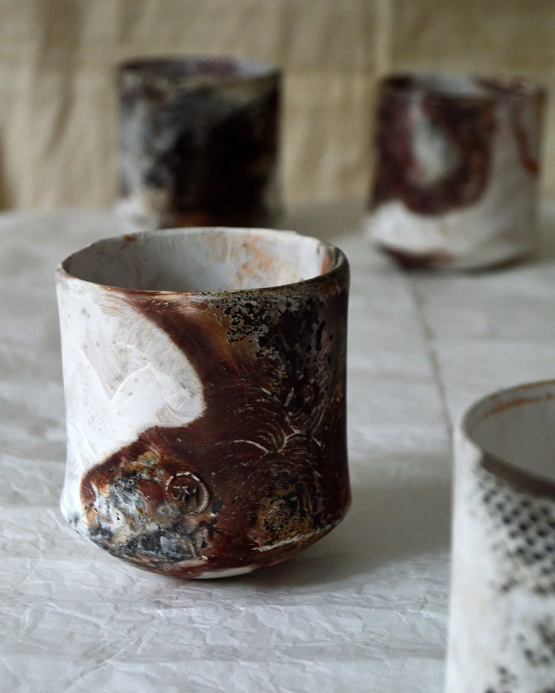 Rust swirl 🔩☕️🌀
.
.
.
.
.
#mugshotmonday #ceramicsurface #saggarfiring #ceramics #keramiek #saggarfired #ceramique #inspiredbynature #mugsmugsmugs #makermovement #functionalceramics #ceramist #smokefiredceramics #slabbuilt
