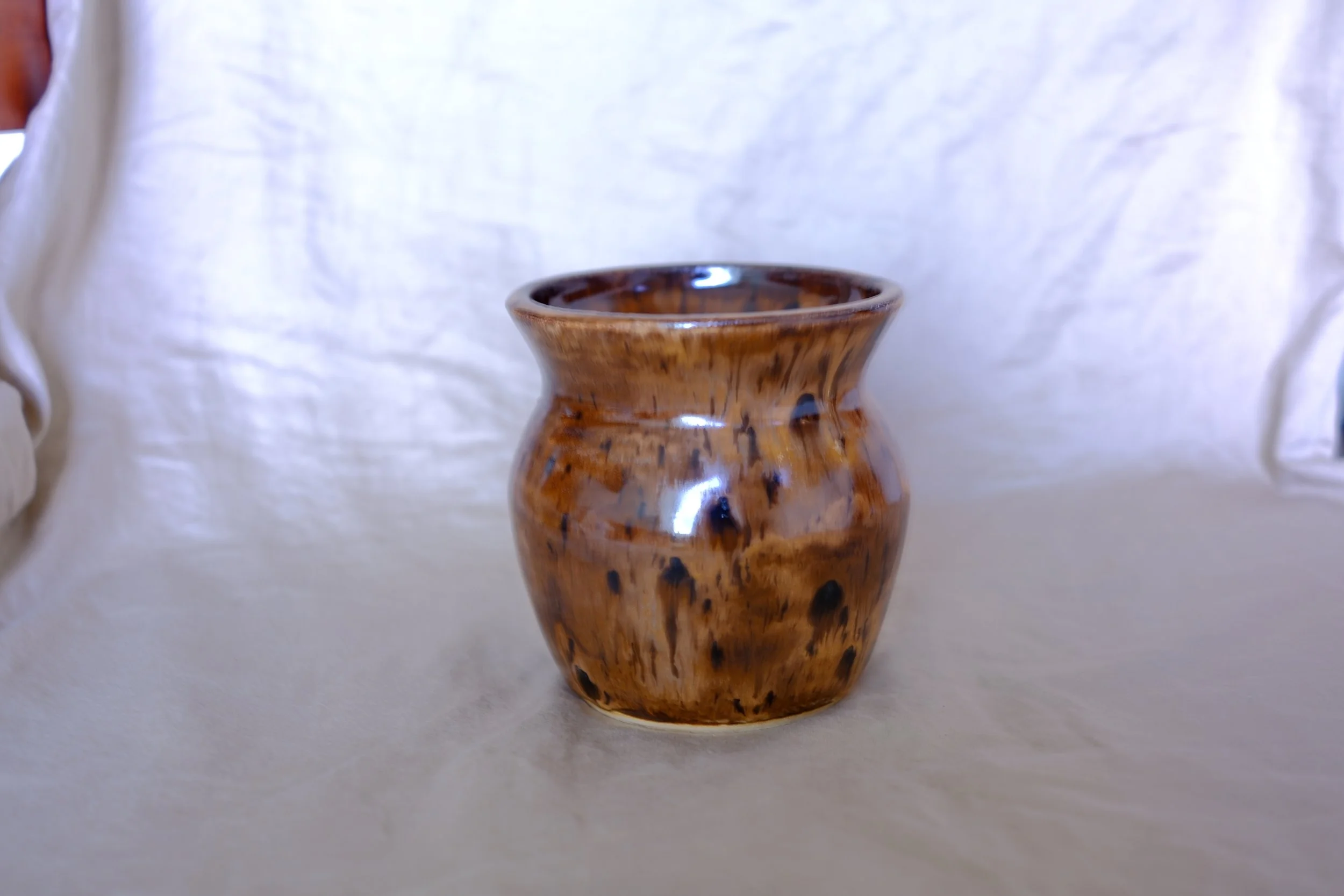 mid size brownie vase