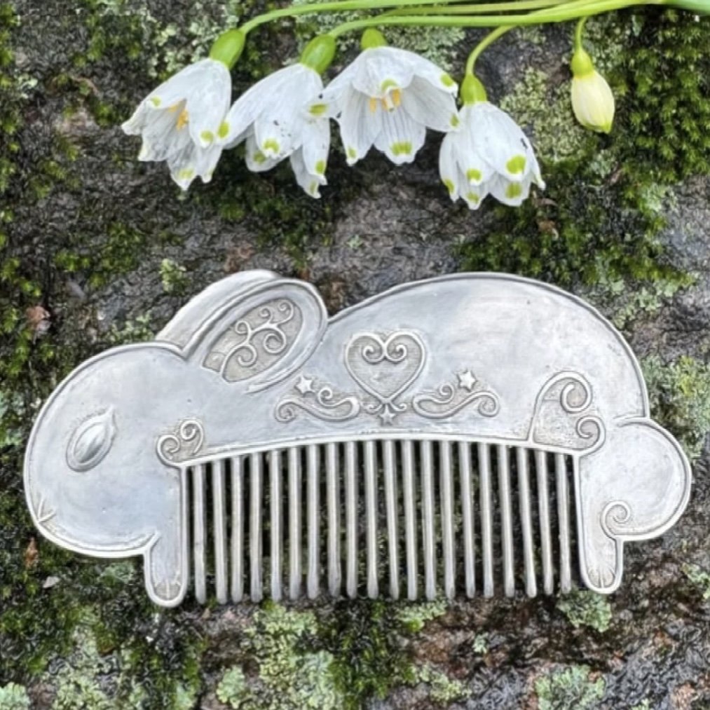 Hare Comb