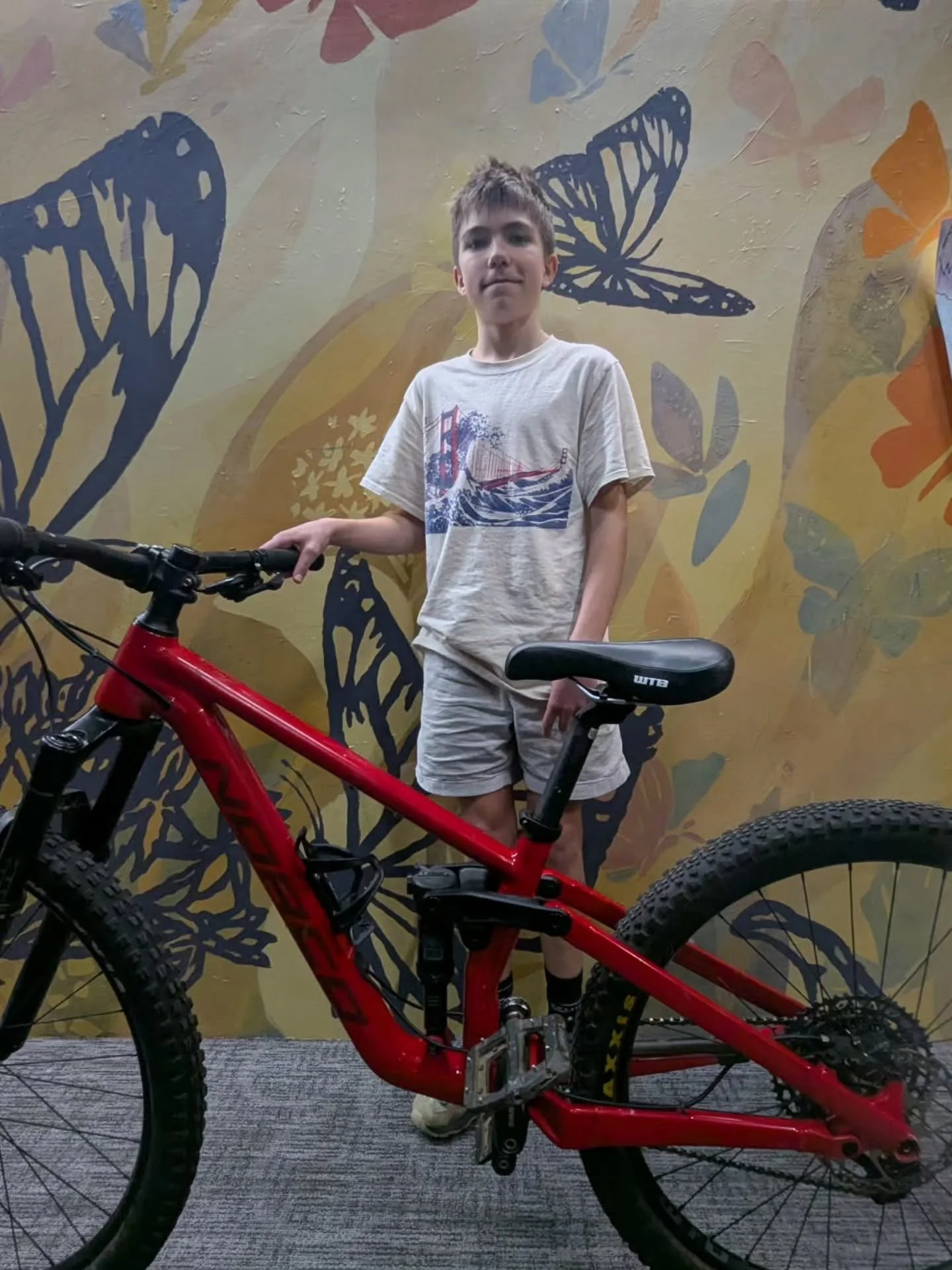 Had a wonderful night last night in Odell at the screening of #inthedirtfilm and got to raffle off four bikes! Especially near and dear to Kyle's heart was the '96 #kleinpulse II, a bike he upgraded with newer shock, front disc brakes, and ten speed 