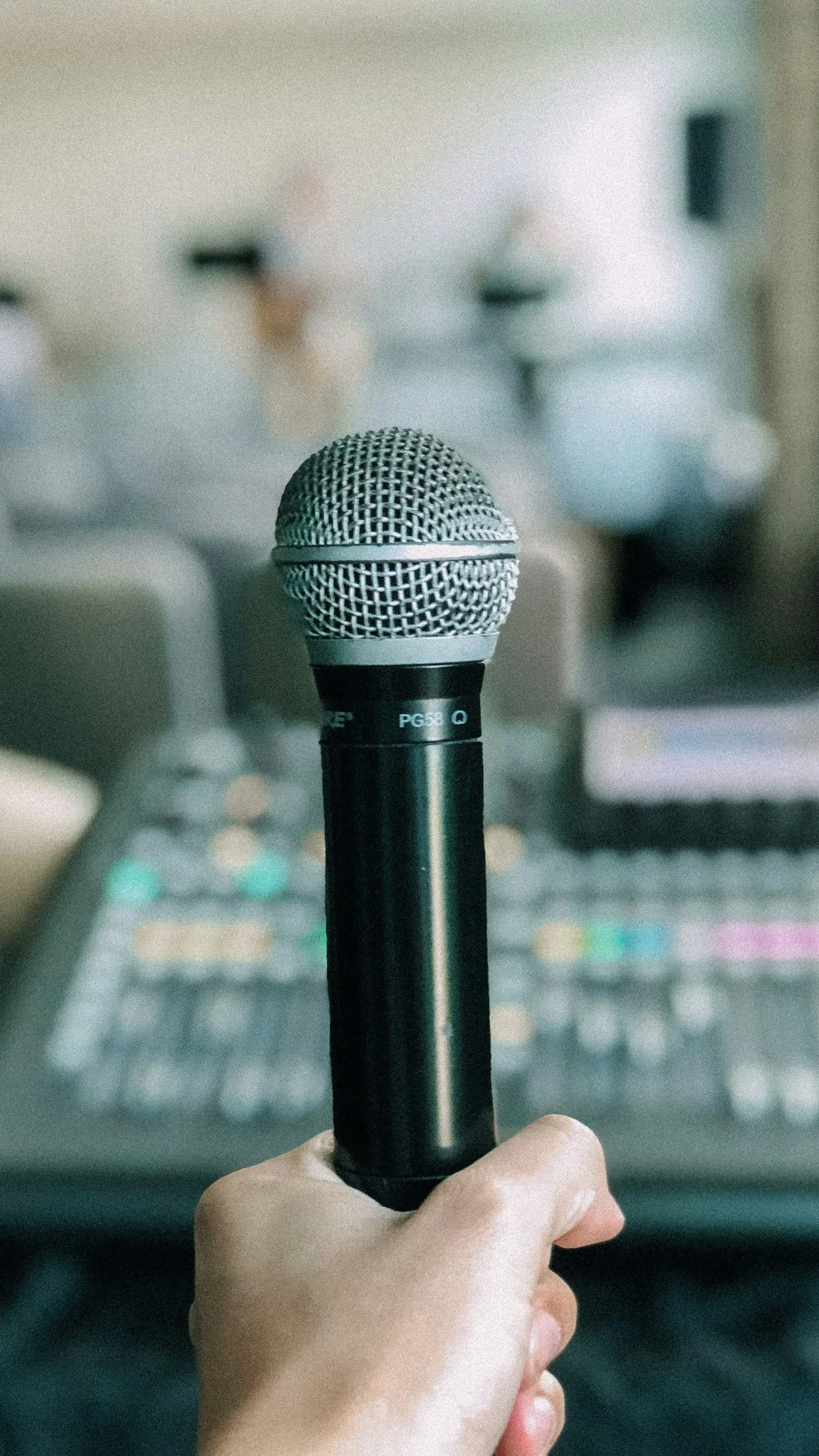 do you need a professional wedding mc?