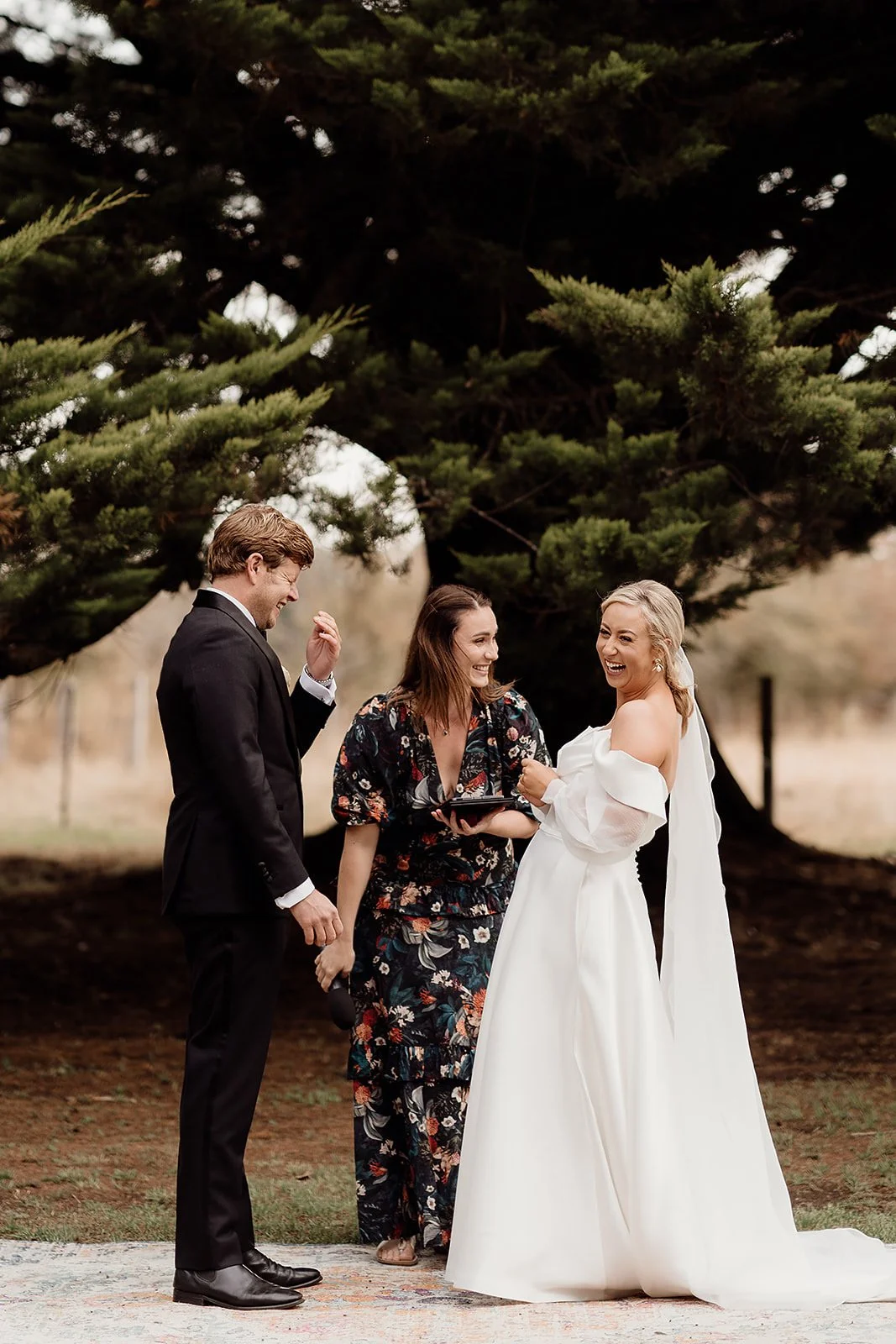 fun relaxed melbourne wedding celebrant delivering personalised light and heartfelt marriage ceremonies that are engaging and not boring.