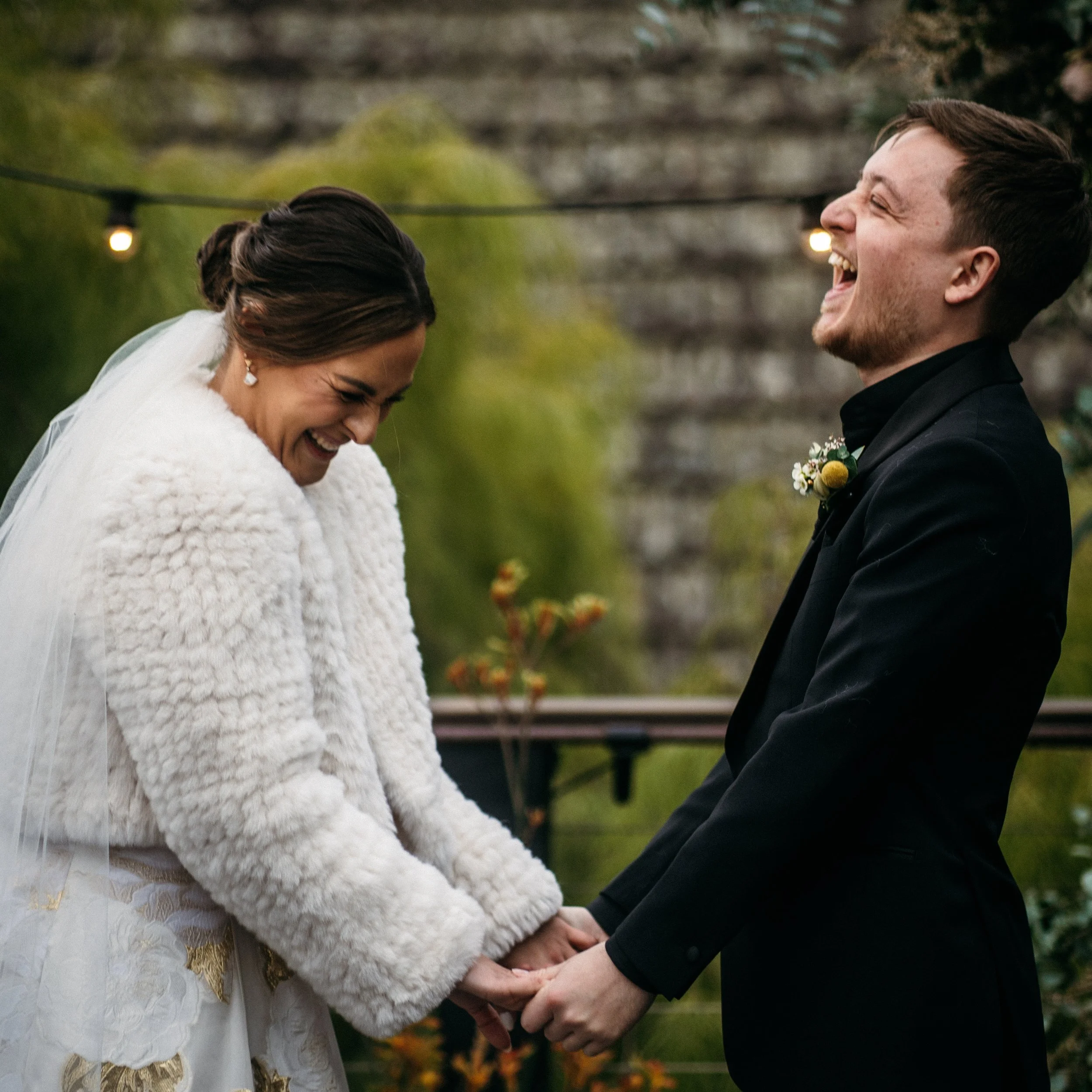 fun relaxed melbourne wedding celebrant delivering personalised light and heartfelt marriage ceremonies that are engaging and not boring.