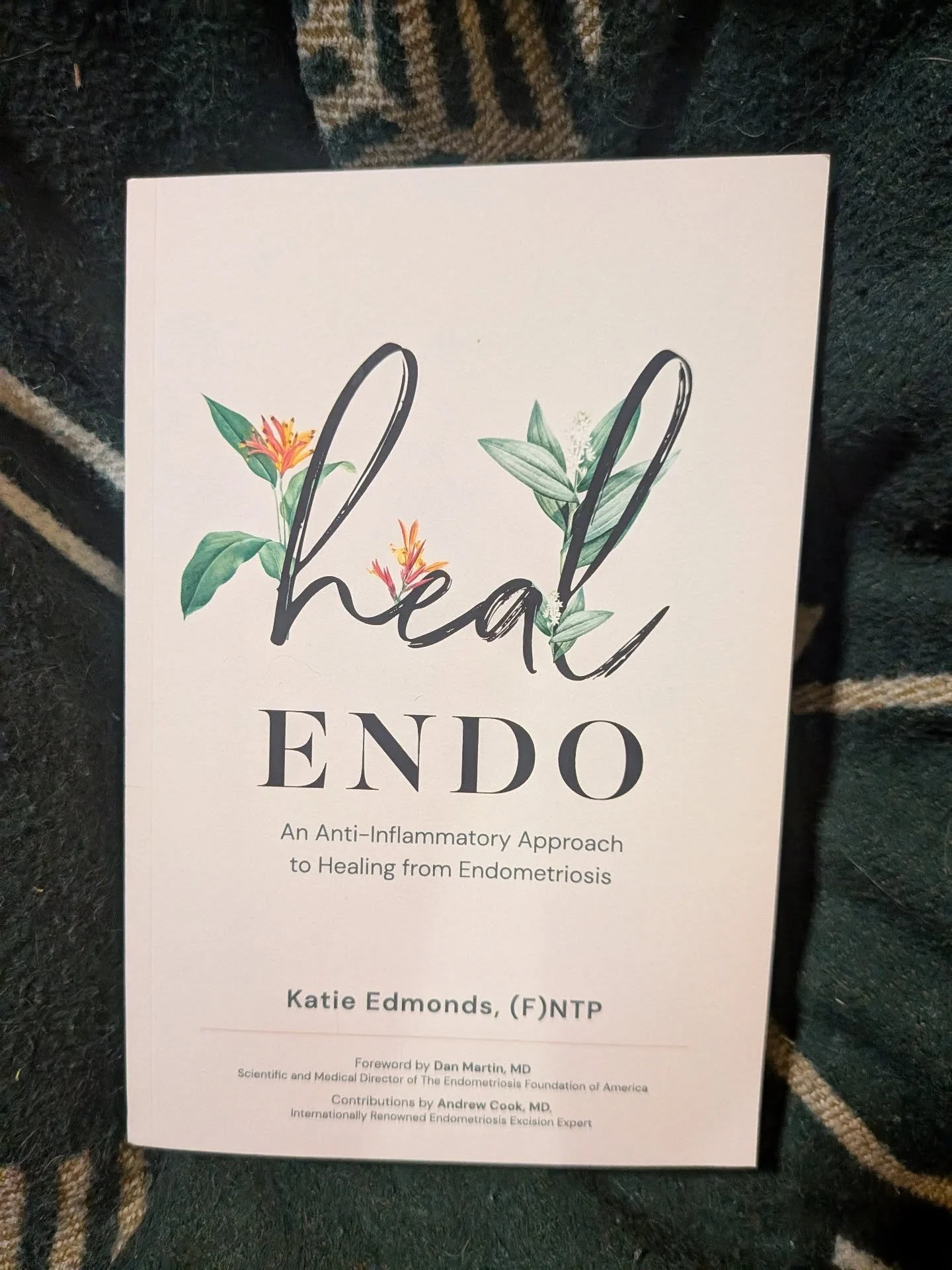 March is endometriosis awareness month. Since officially being diagnosed with endo in 2023 and having surgery to remove lesions and a chocolate cyst, it's been a learning curve to understand this chronic disease that's now a part of my life. I'm so t