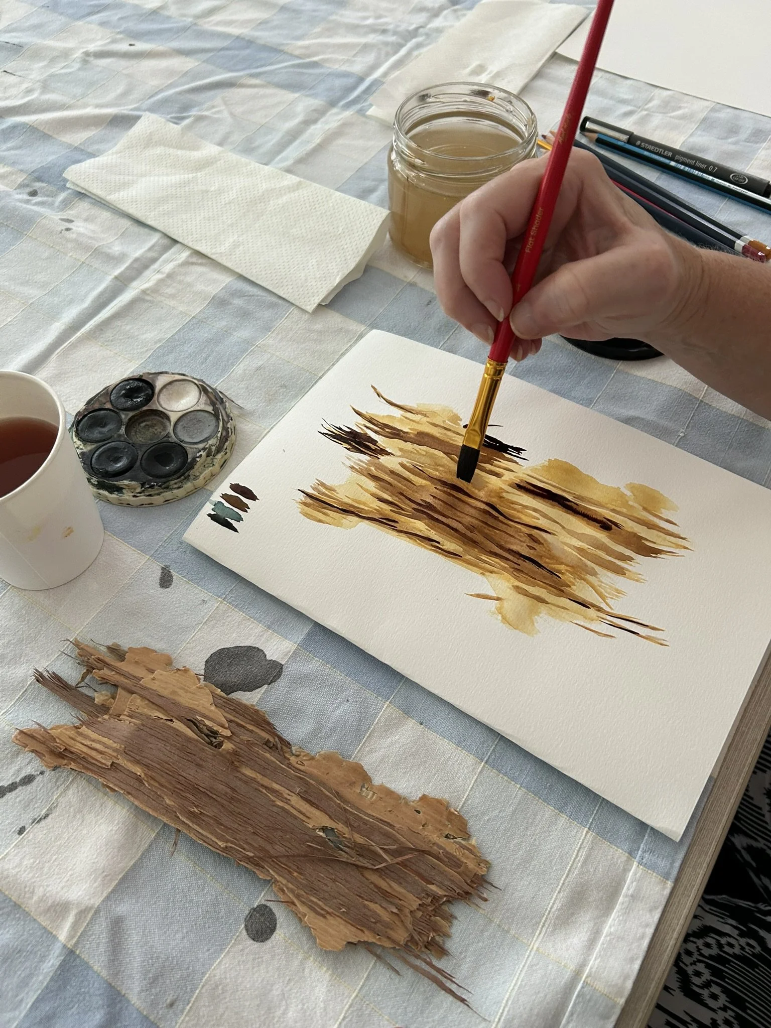 Kylie-Harries_Gayundah-mural-artists_Workshop (10).JPEG