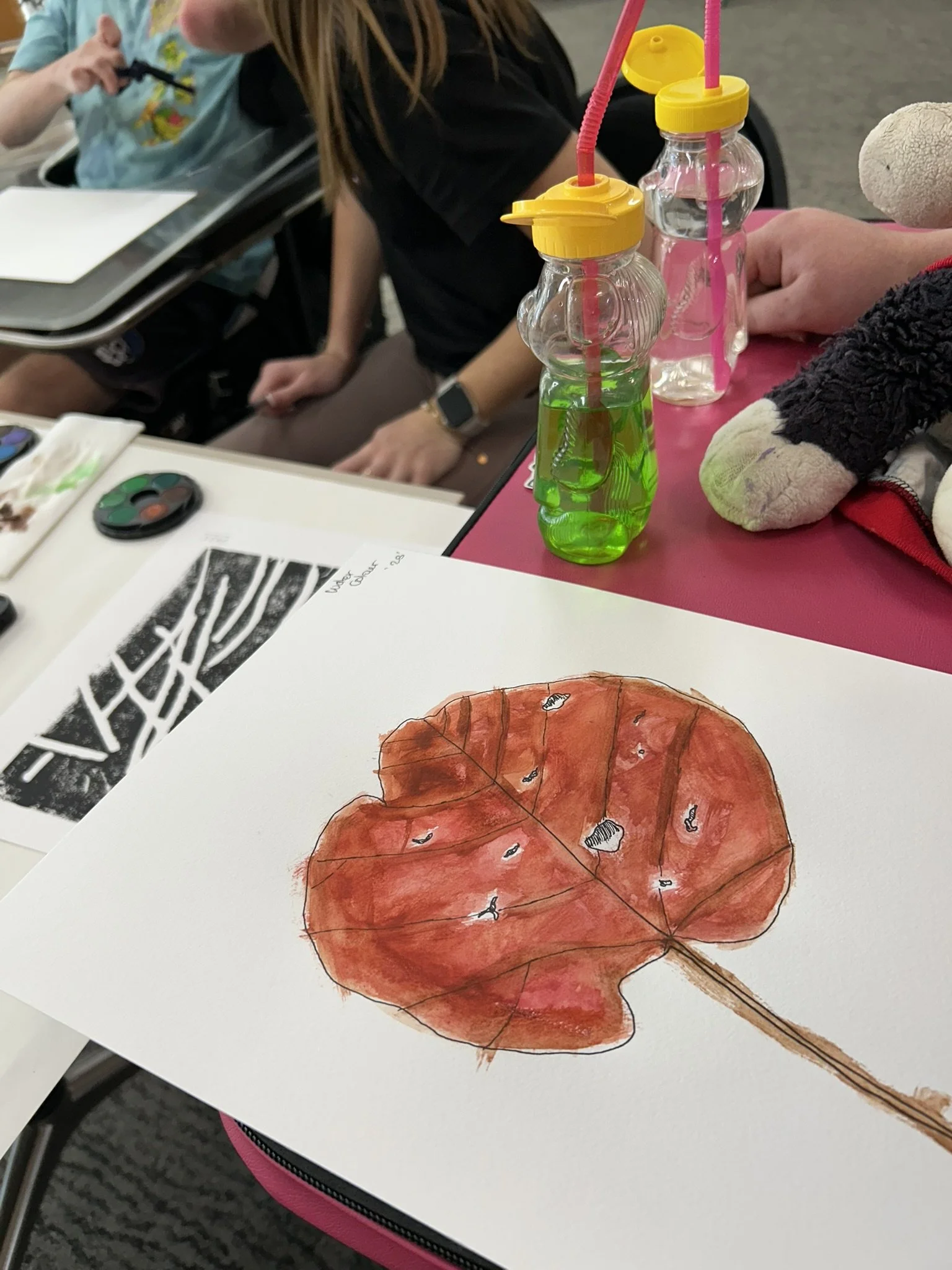 Kylie-Harries_Gayundah-mural-artists_Workshop (14).JPEG