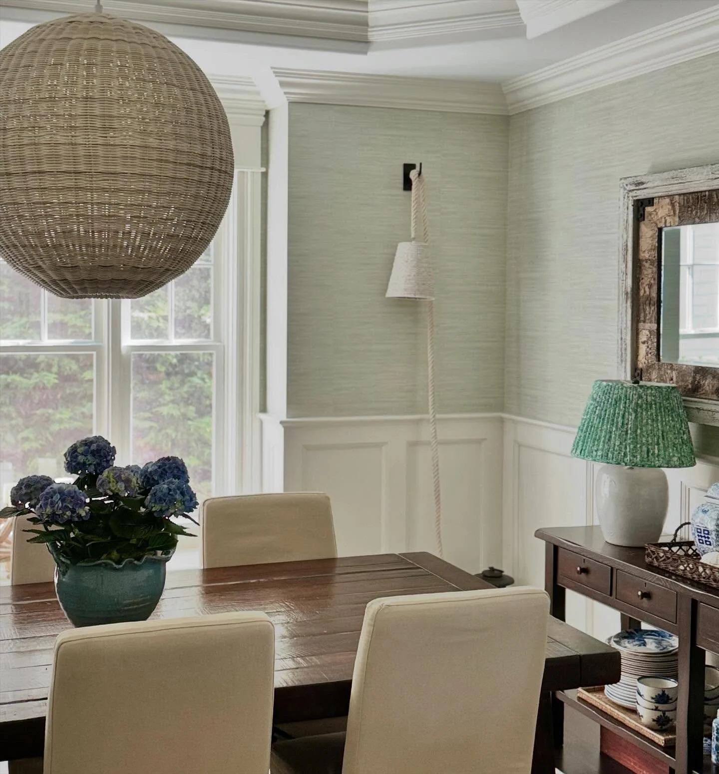 Spring Green #interiordesign #decoration #grassclothwallpaper #coastal