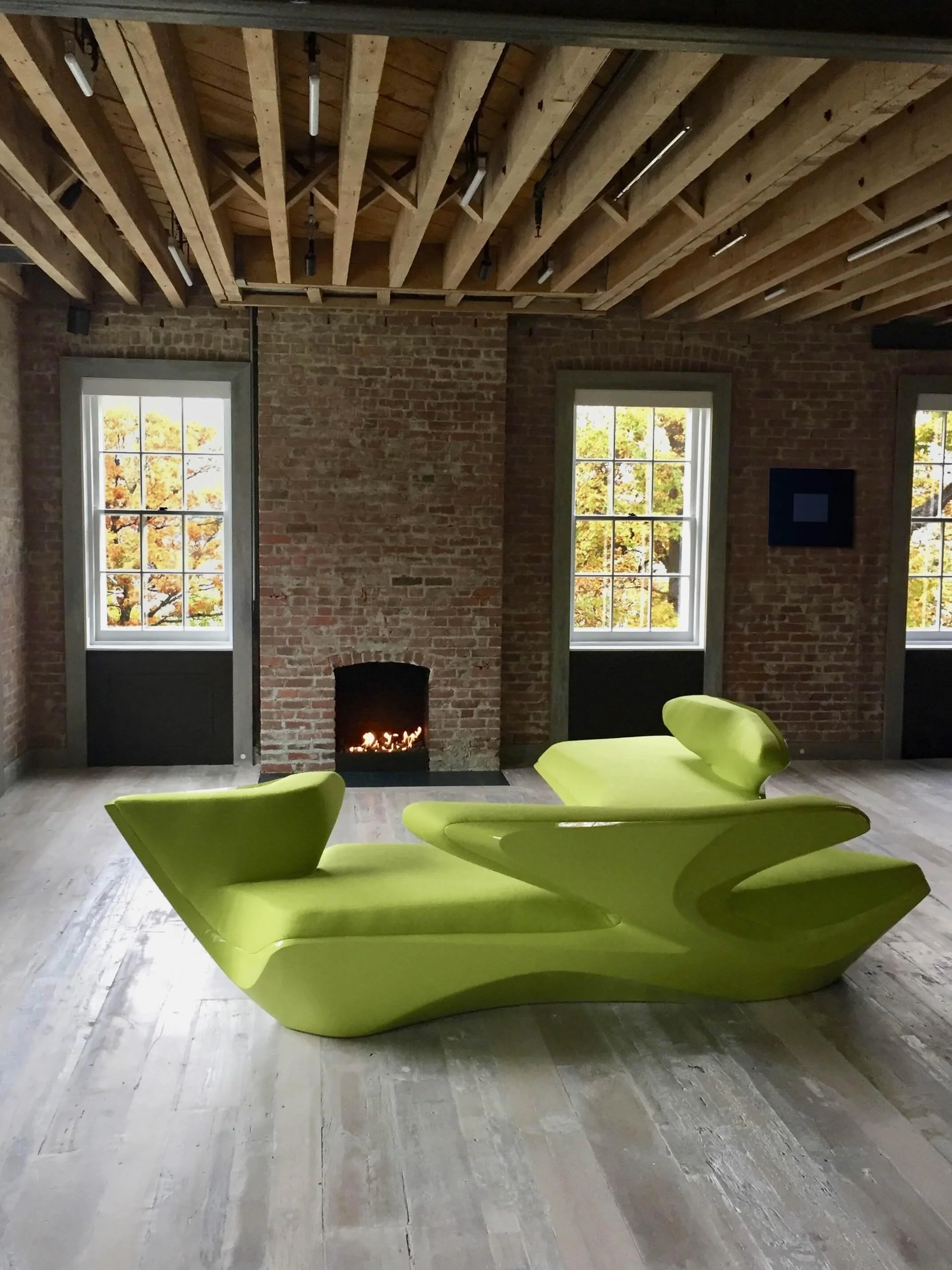 MP 033-zaha-hadid-cassina-former-estate-design.jpeg