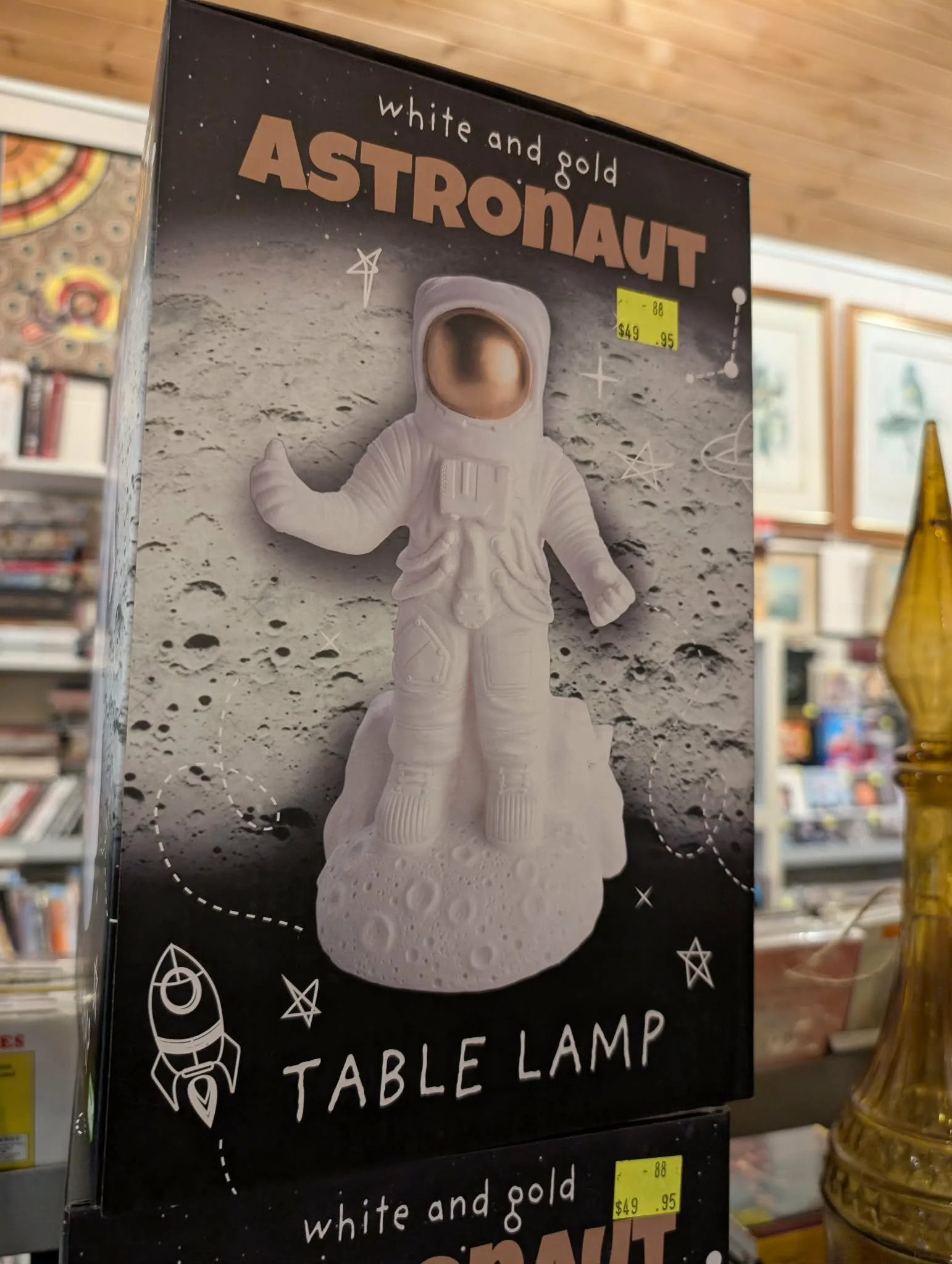 White and Gold Astronaut Table Lamp