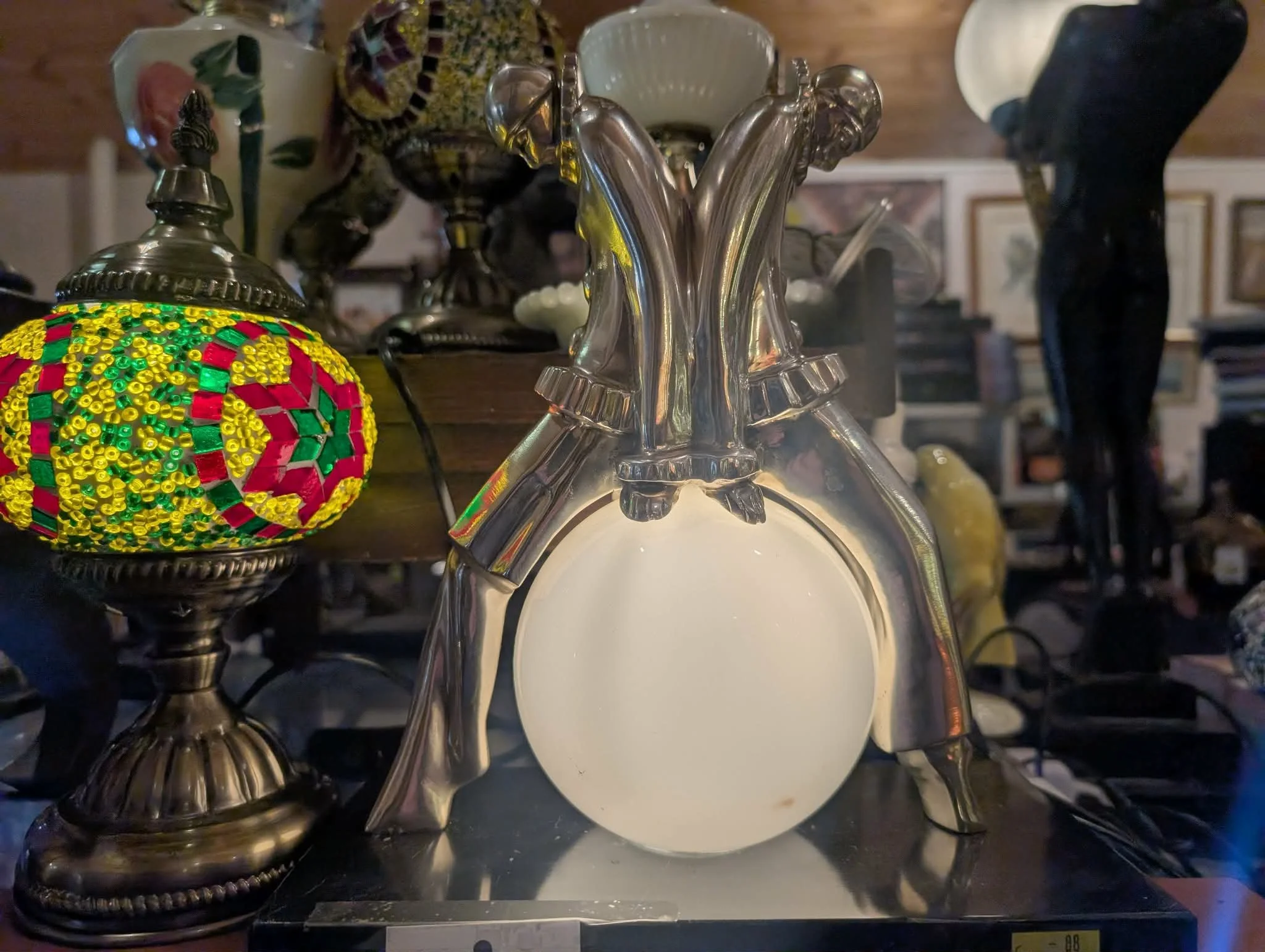 Art Deco reproduction Sculpture Lamp