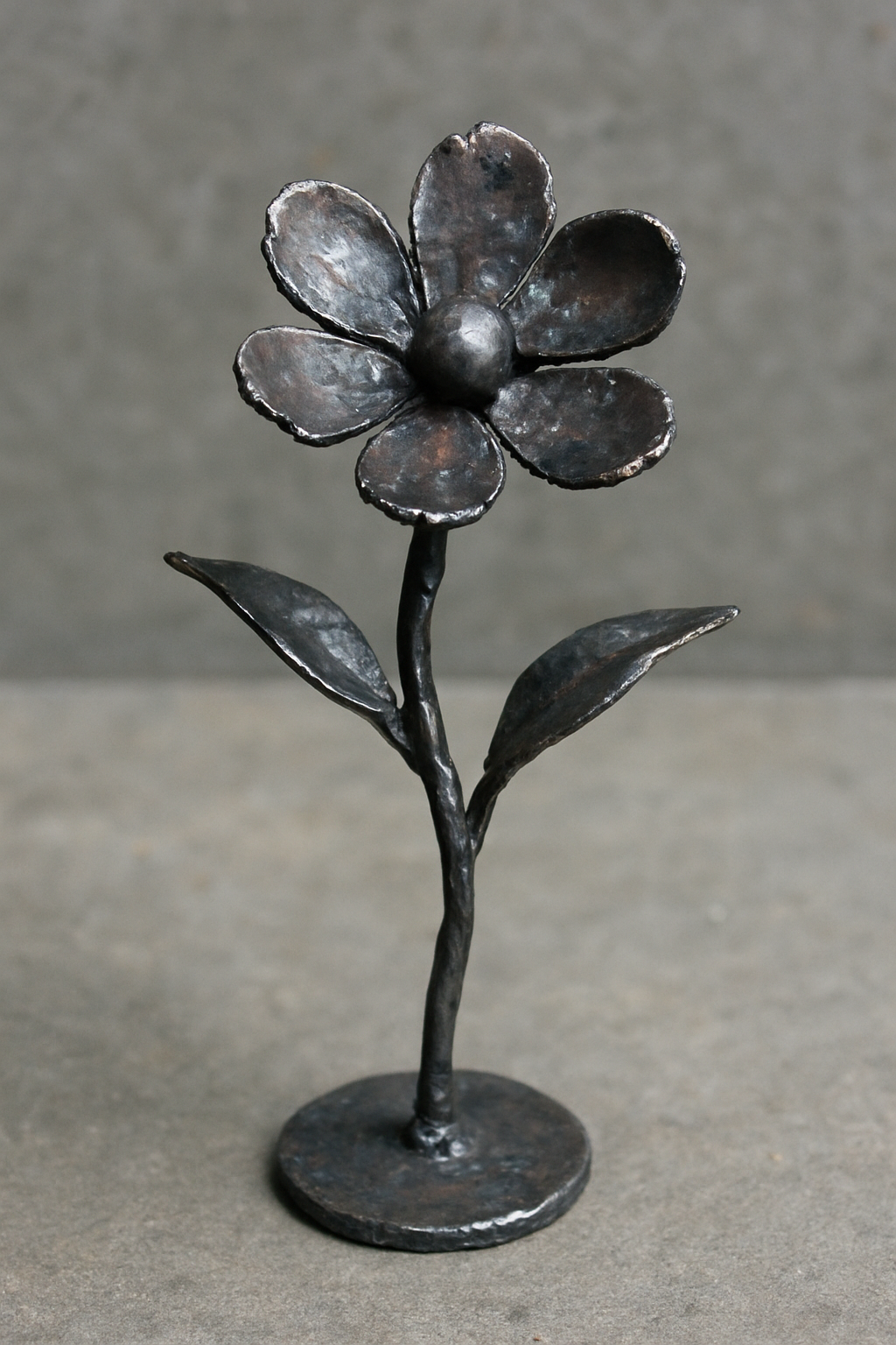 metal flower sculpture.png