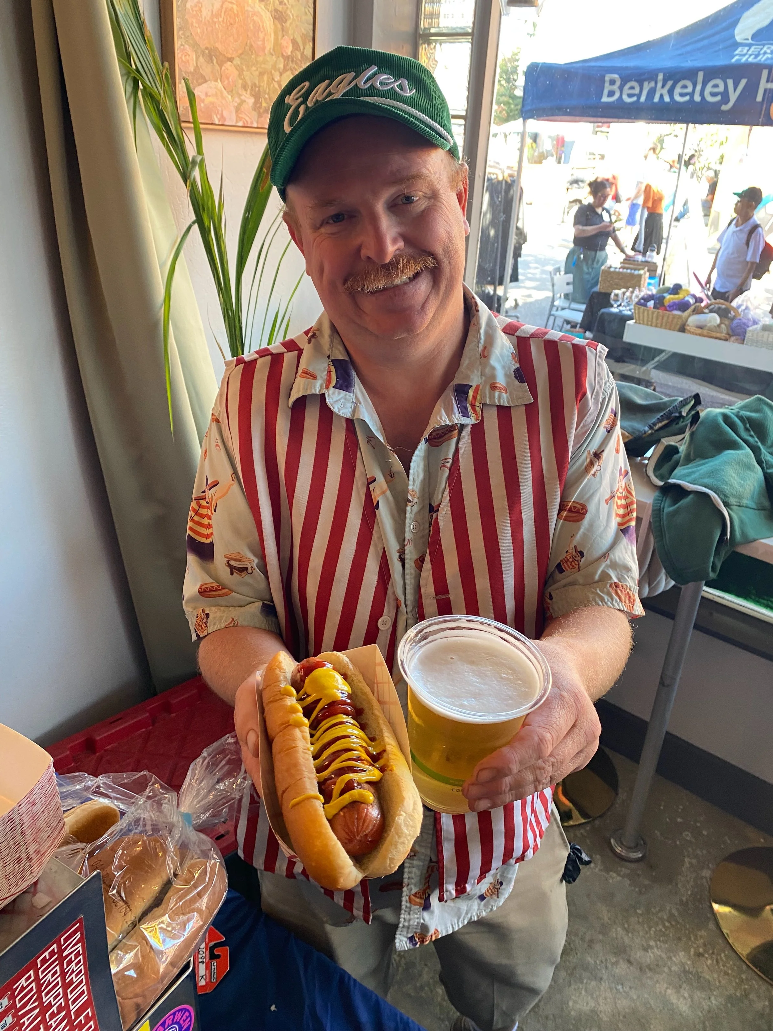 POV you are 30 seconds from the greatest endorphin hit known to themkind 🍺🌭☀️🌈

(Low) Solano Stroll is in full effect! Dogs until 4 or sellout, beers + more rippin until the wheels fall off.