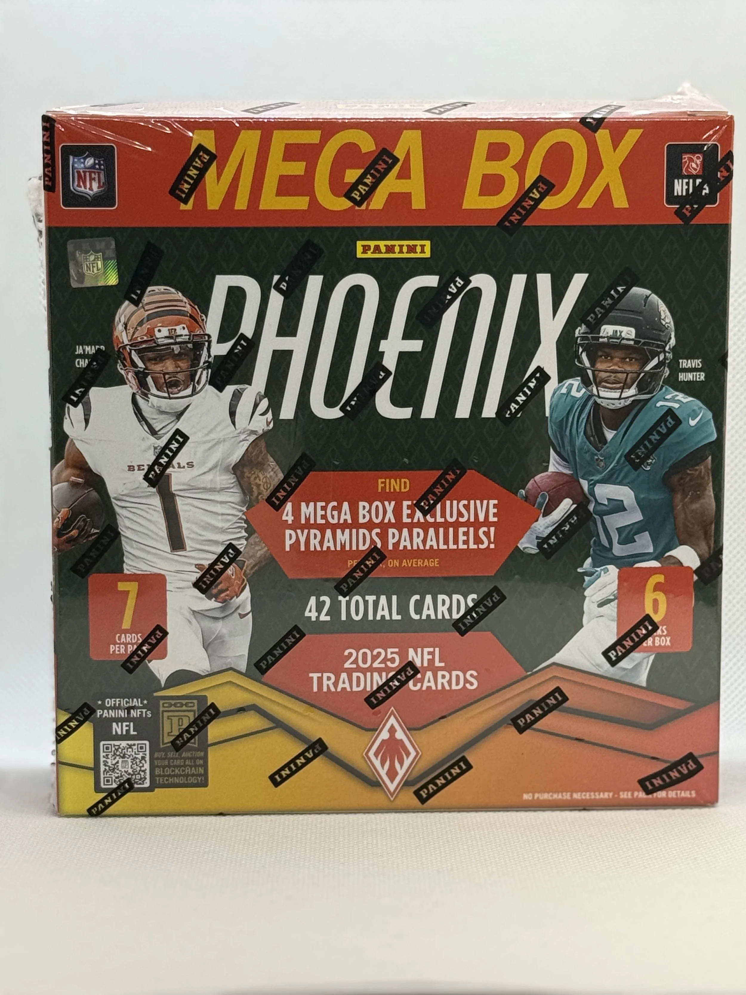 2025 Panini Phoenix NFL Trading Card Mega Box
