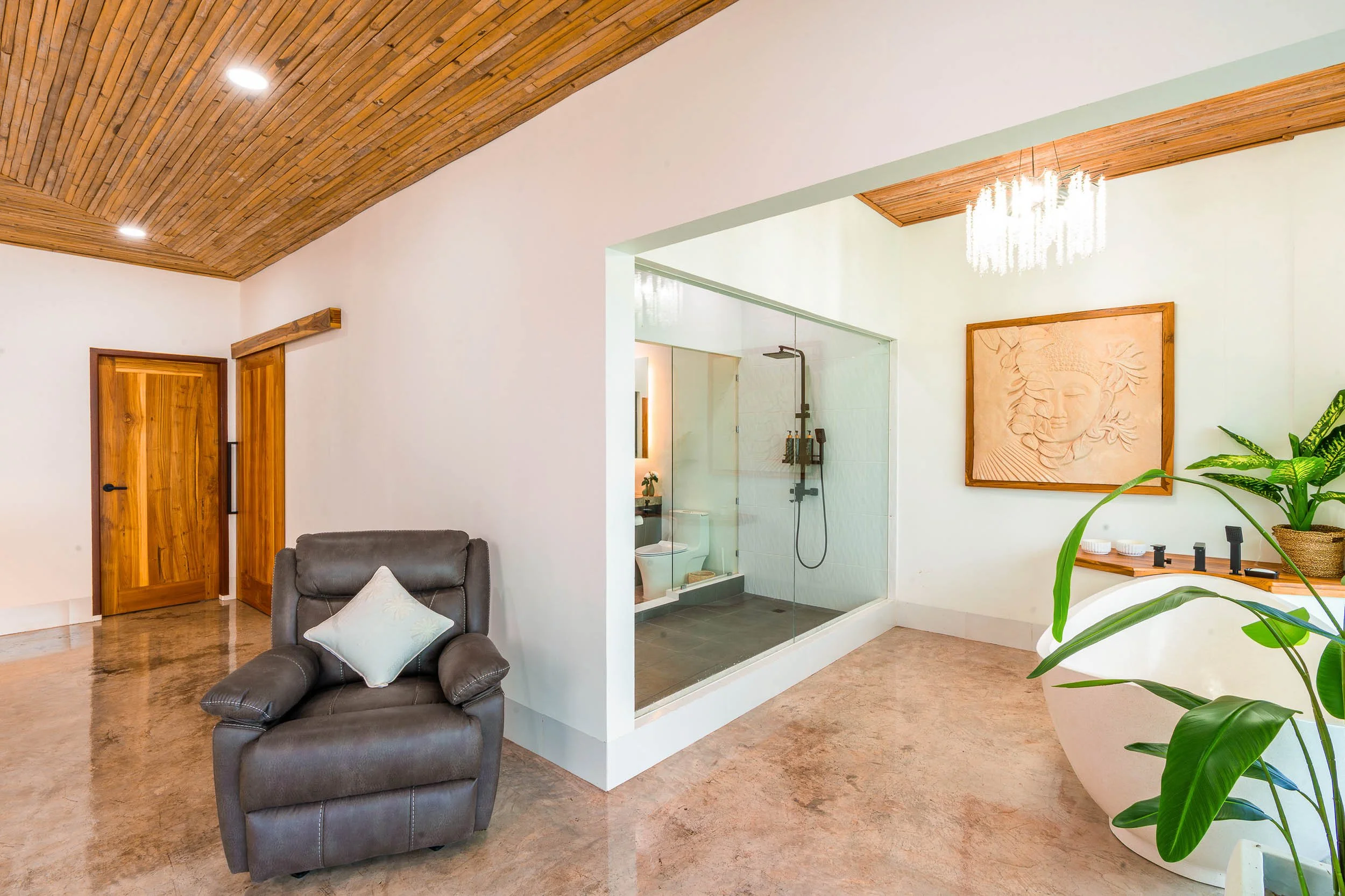 Pinnacle-Villa-Lombok-Bedroom-1-Main-Ensuite-1.jpg