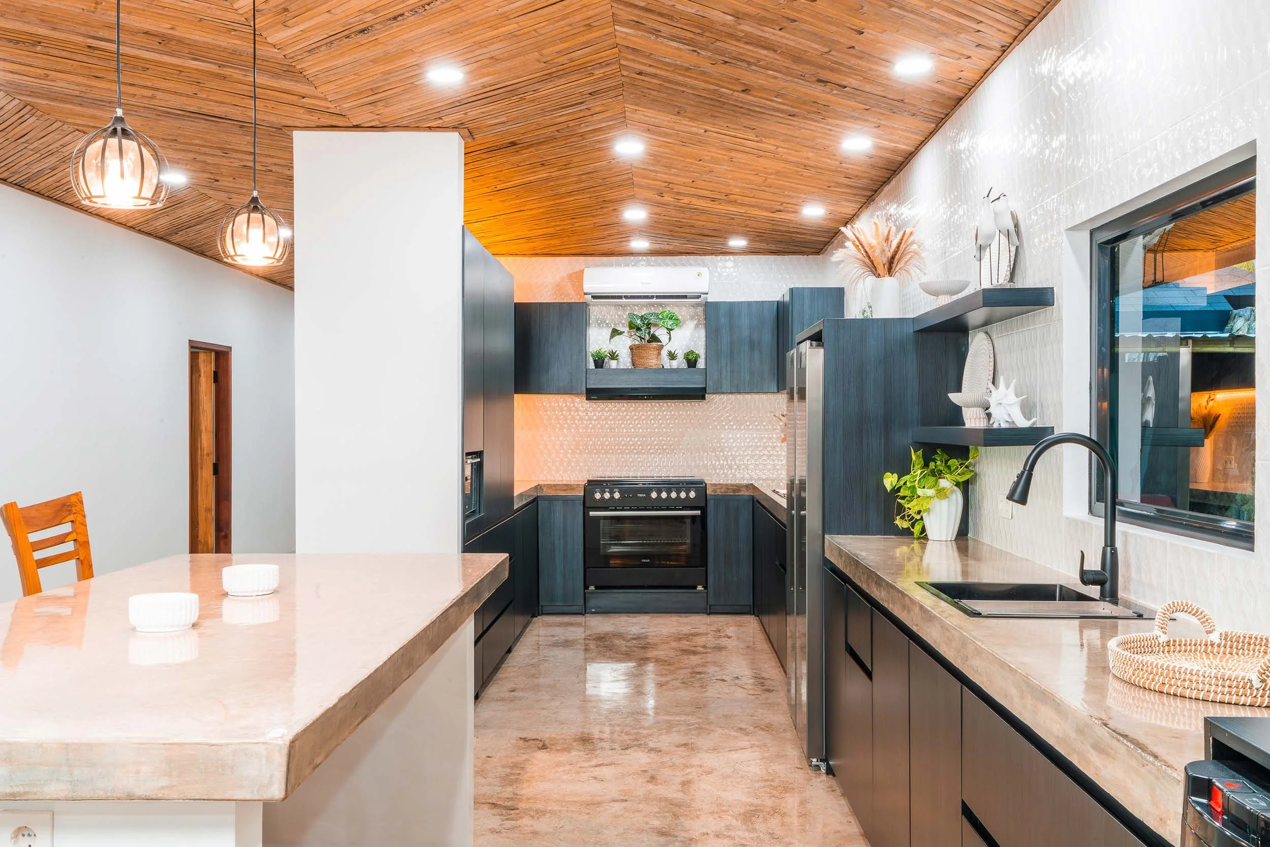 Pinnacle-Villa-Lombok-B-Entry-Villa-Kitchen-2.jpg