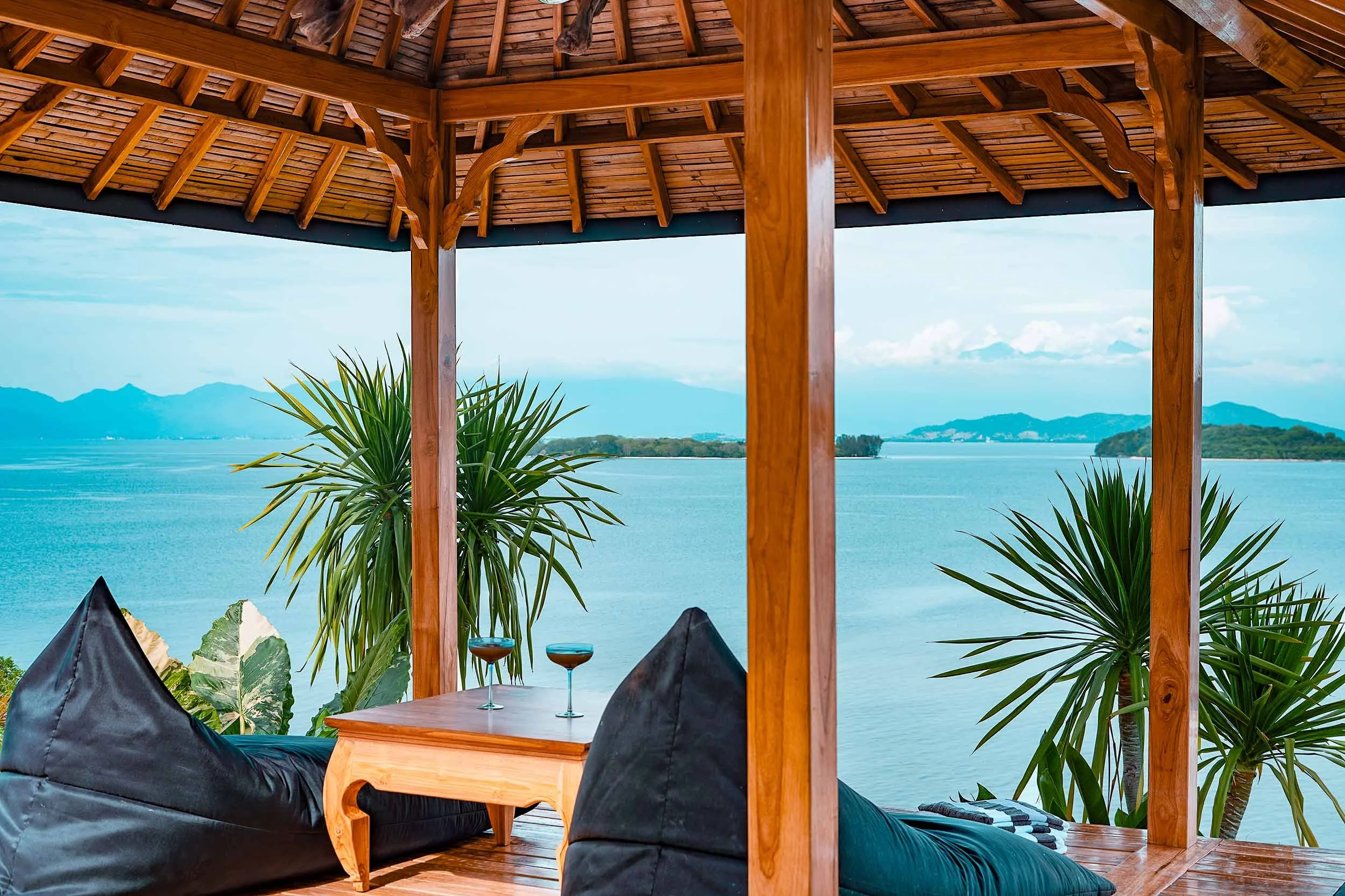Pinnacle-Villa-Lombok-Outdoor-Bale-6.jpg