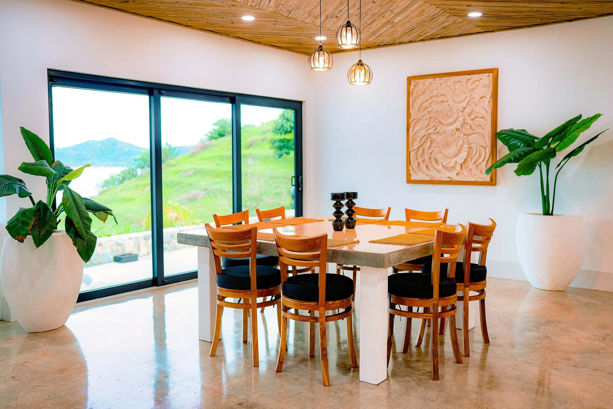 Pinnacle-Villa-Lombok-Bar-Dining-1.jpg