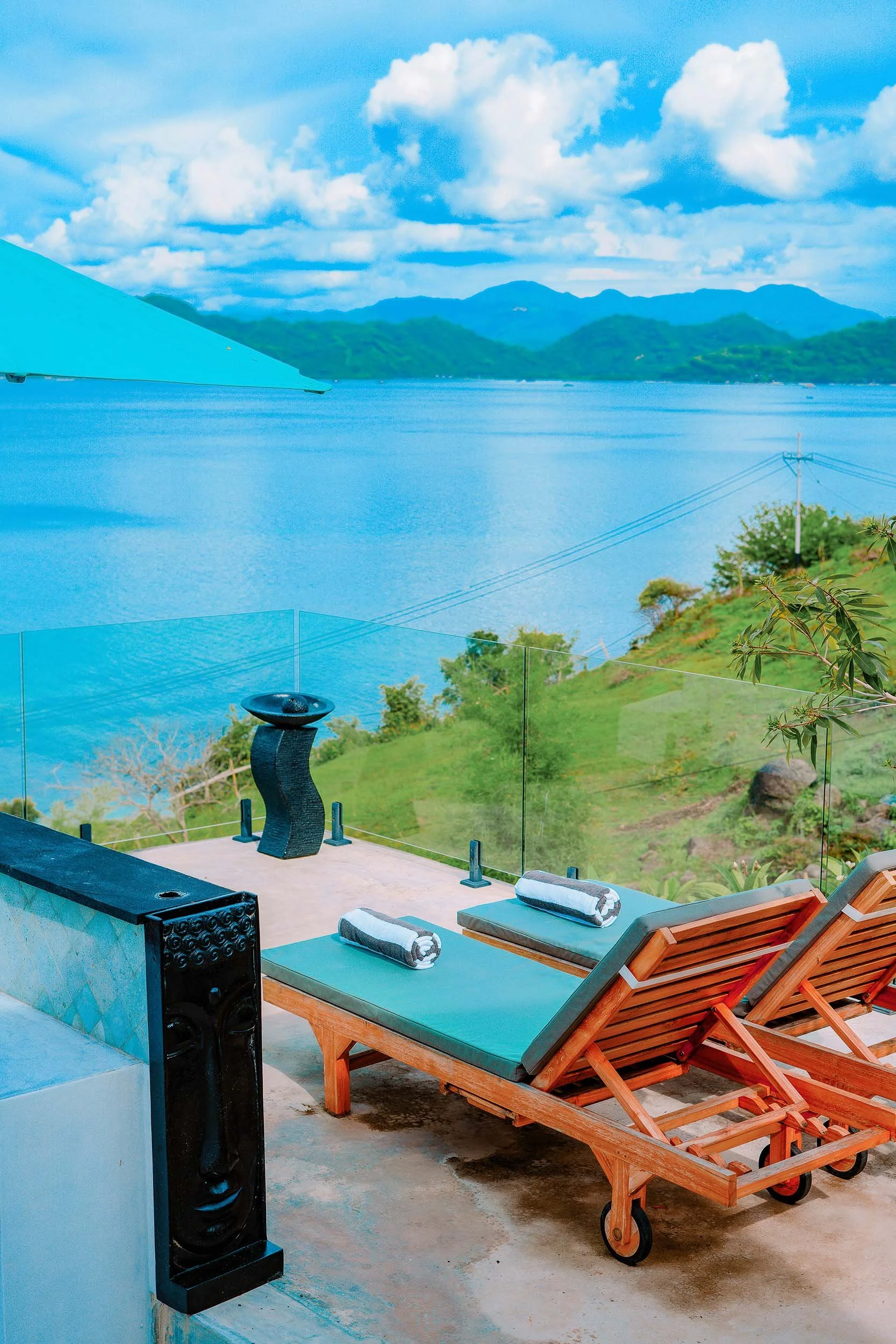 Pinnacle-Villa-Lombok-Outdoor-Deck-Chairs-4.jpg