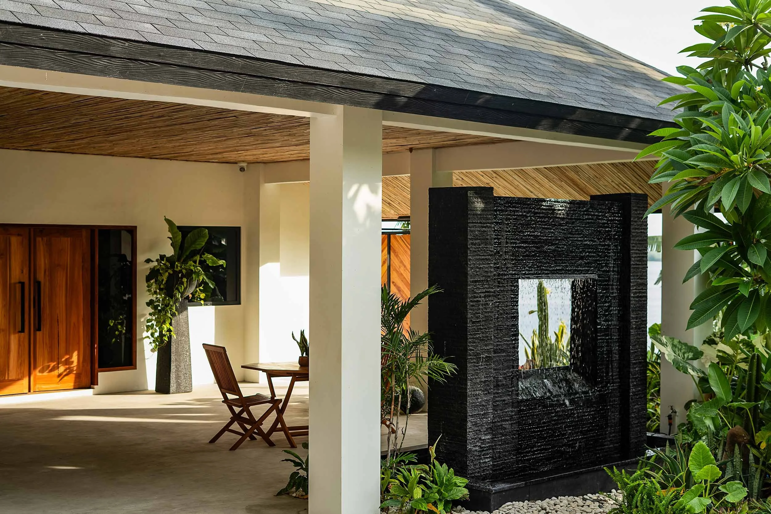 Pinnacle-Villa-Lombok-B-Entry-Garden-7.jpg