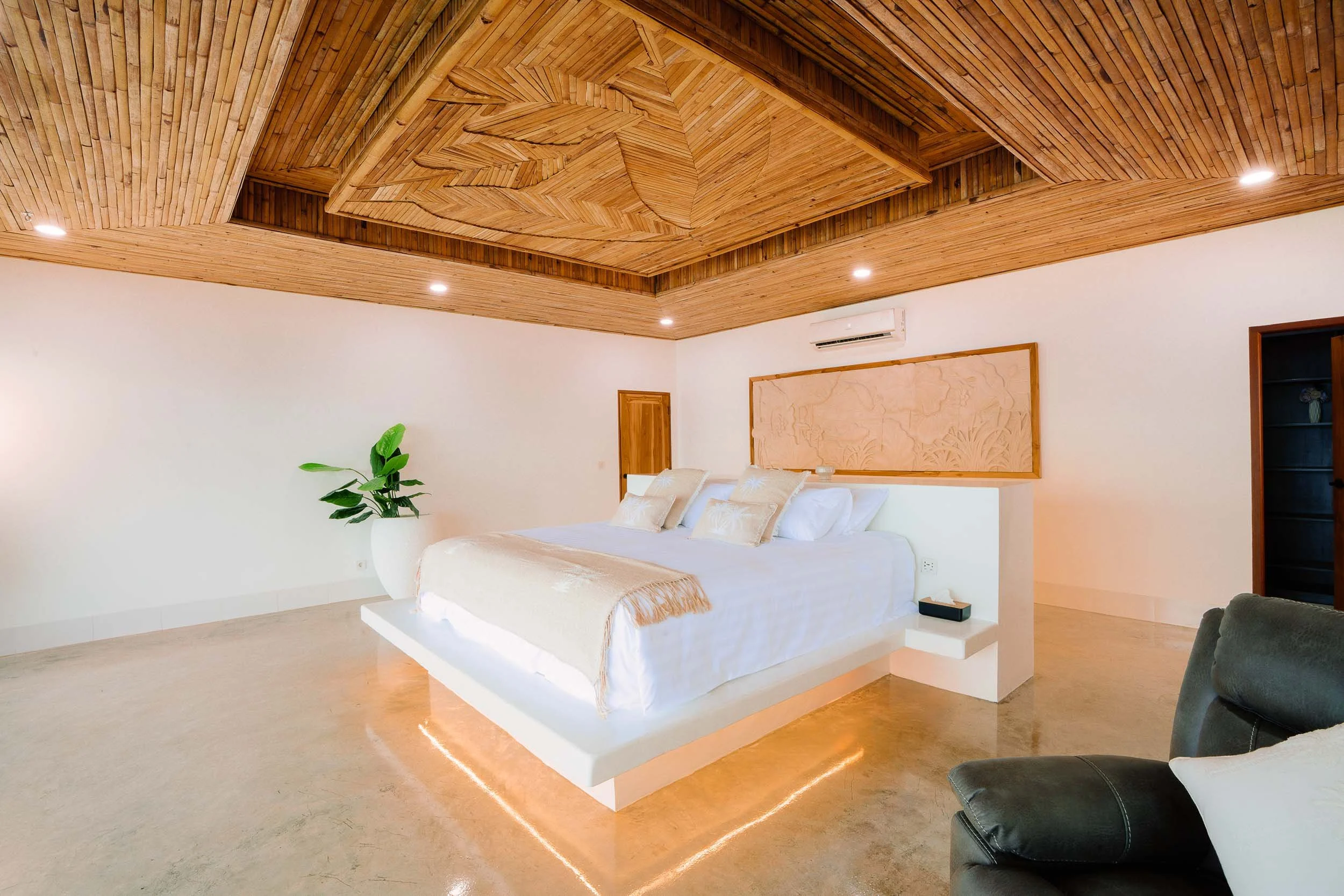 Pinnacle-Villa-Lombok-Bedroom-1-Main-5.jpg
