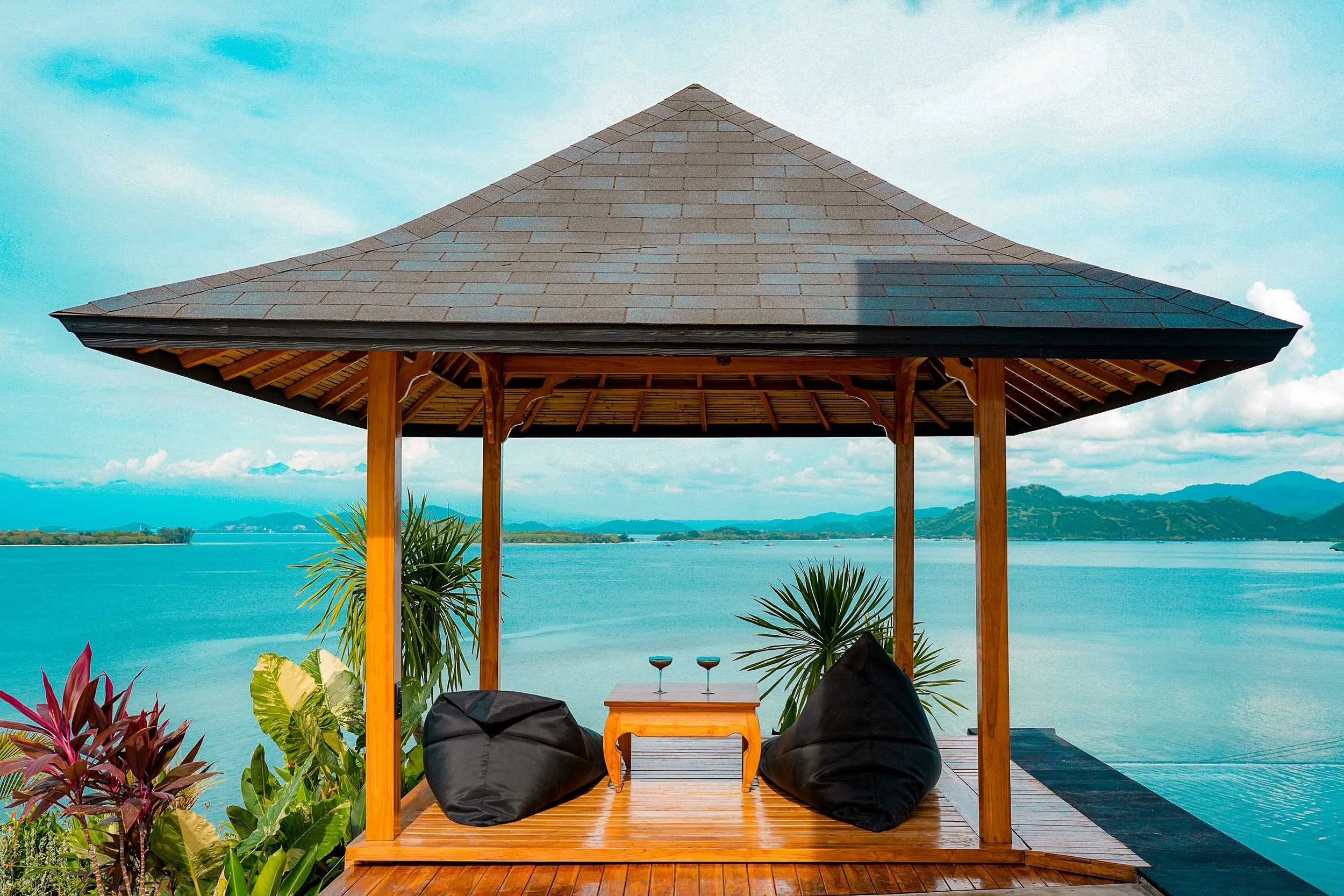 Pinnacle-Villa-Lombok-Outdoor-Bale-1.jpg