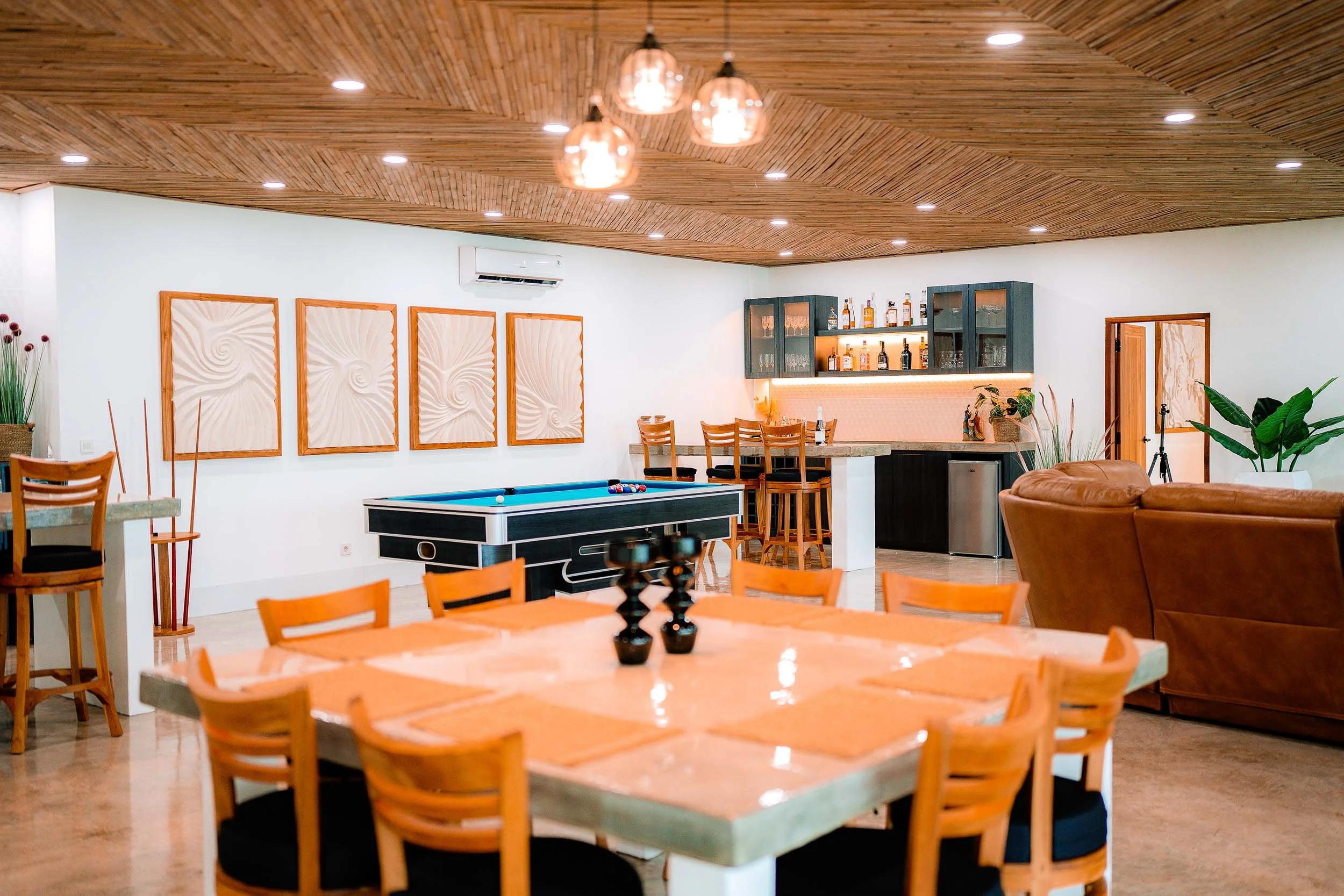 Pinnacle-Villa-Lombok-Bar-Dining-5.jpg