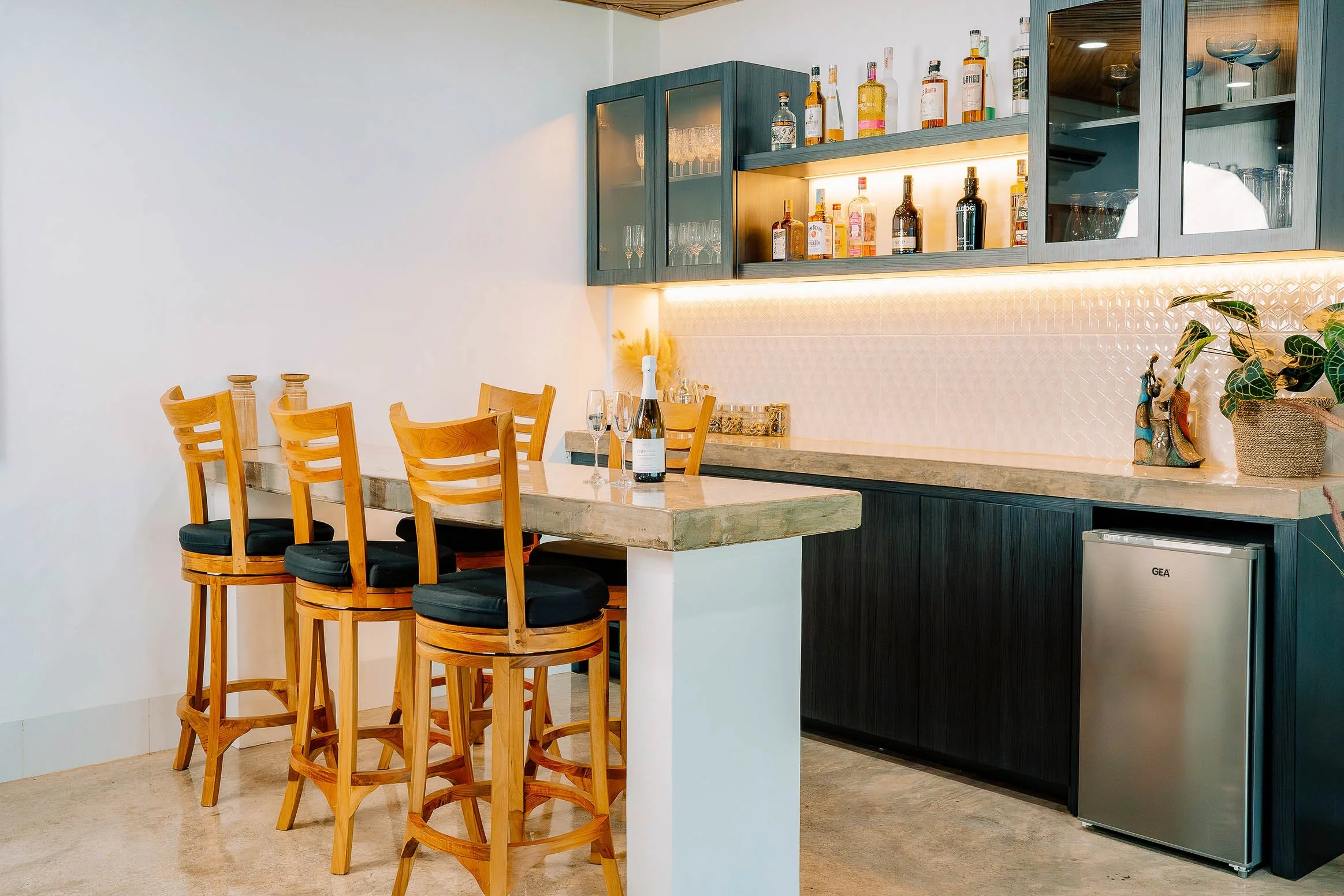 Pinnacle-Villa-Lombok-Bar-5.jpg