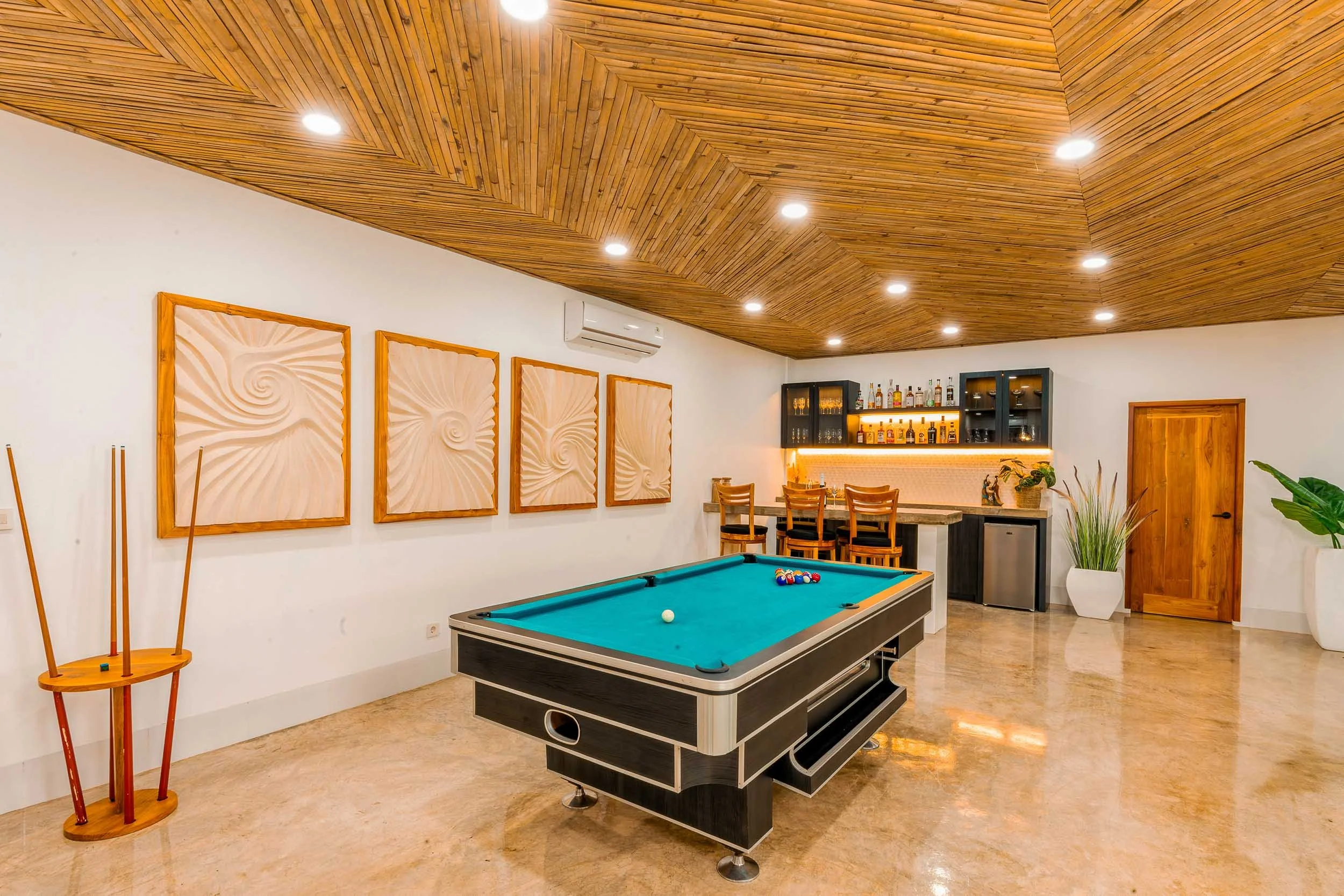 Pinnacle-Villa-Lombok-Bar-1.jpg