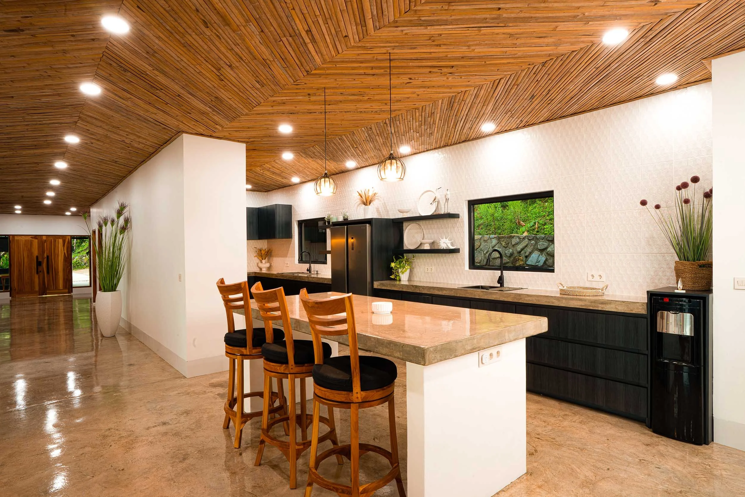 Pinnacle-Villa-Lombok-B-Entry-Villa-Kitchen-1.jpg