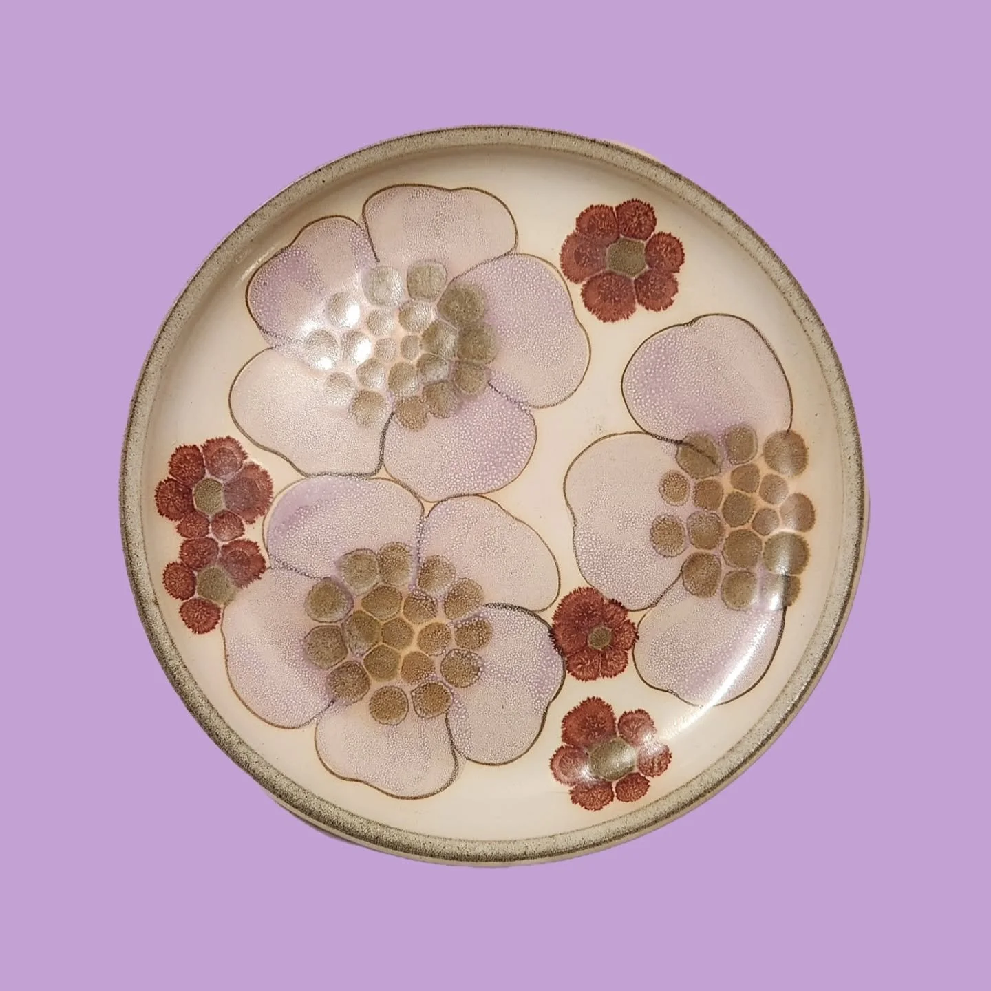We love 1960s and 70's Denby!

Originally introduced in&nbsp;1971&nbsp;or&nbsp;1972&nbsp;and produced until approximately&nbsp;1984&nbsp;or&nbsp;1989. It was the first of three closely related 1970s "flower power" designs, preceding the&nbs